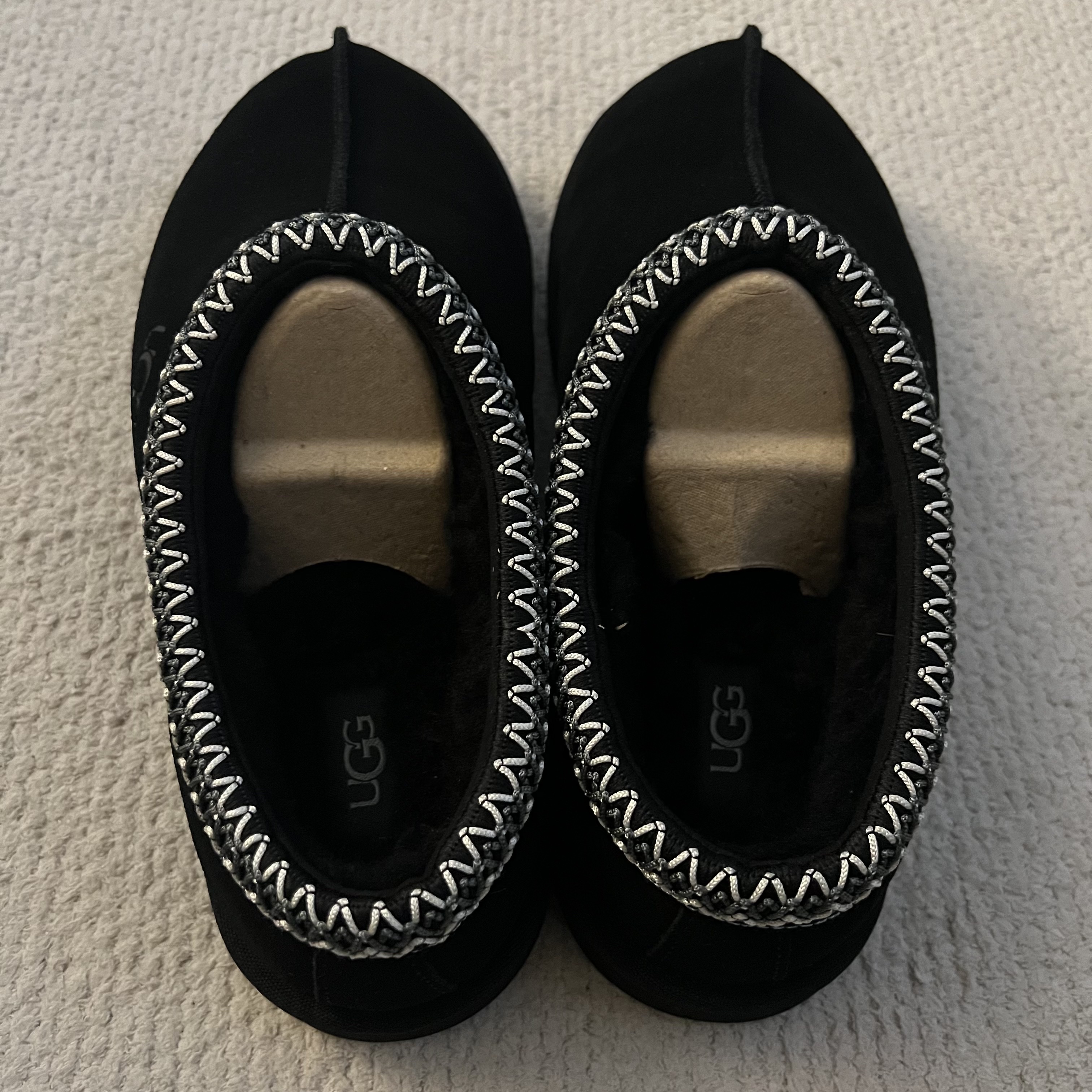 UGG Tasman Black 착용 스타일 - 2