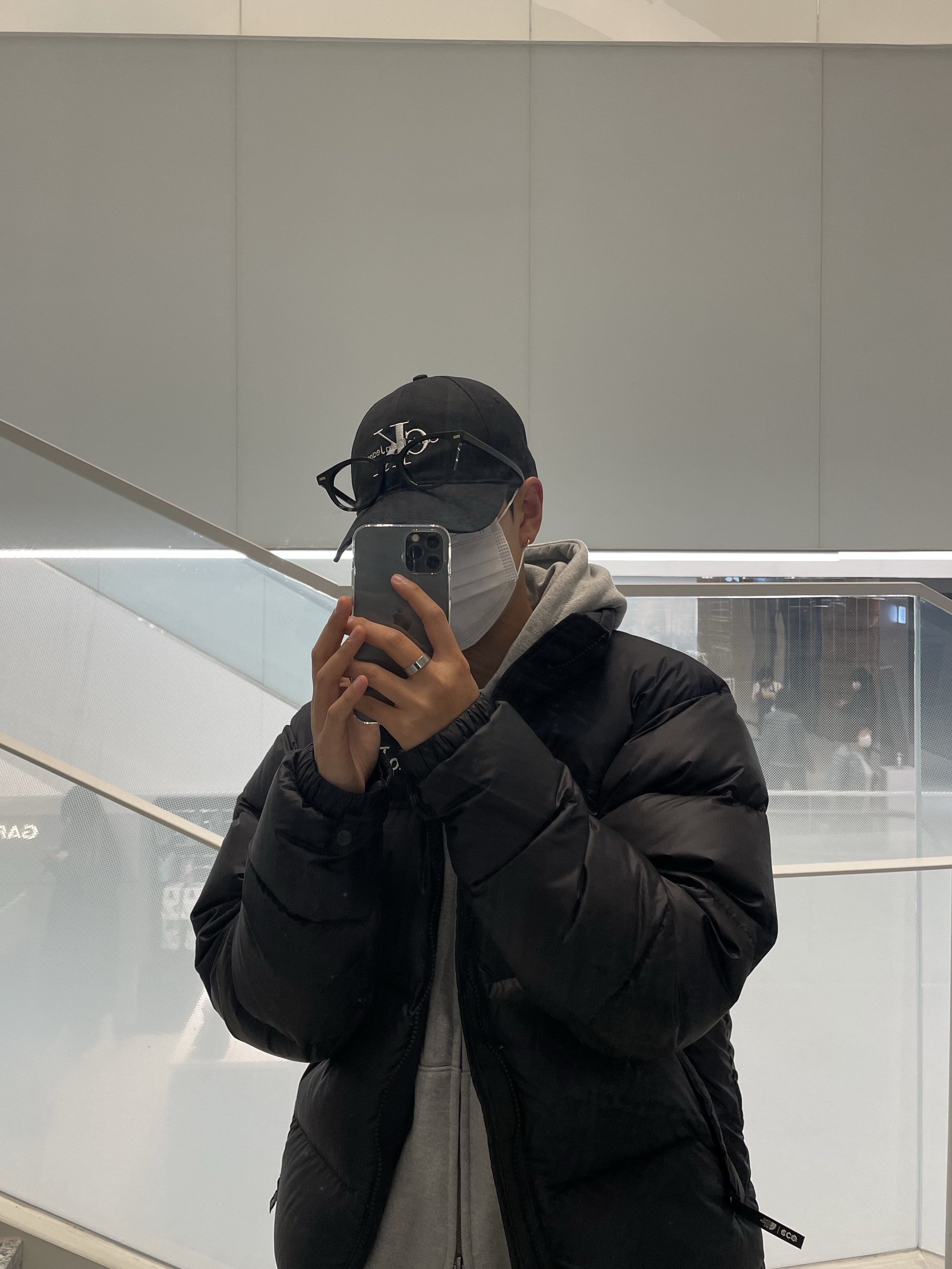 The North Face 1996 Eco Nuptse Jacket Black 착용 스타일 - 2