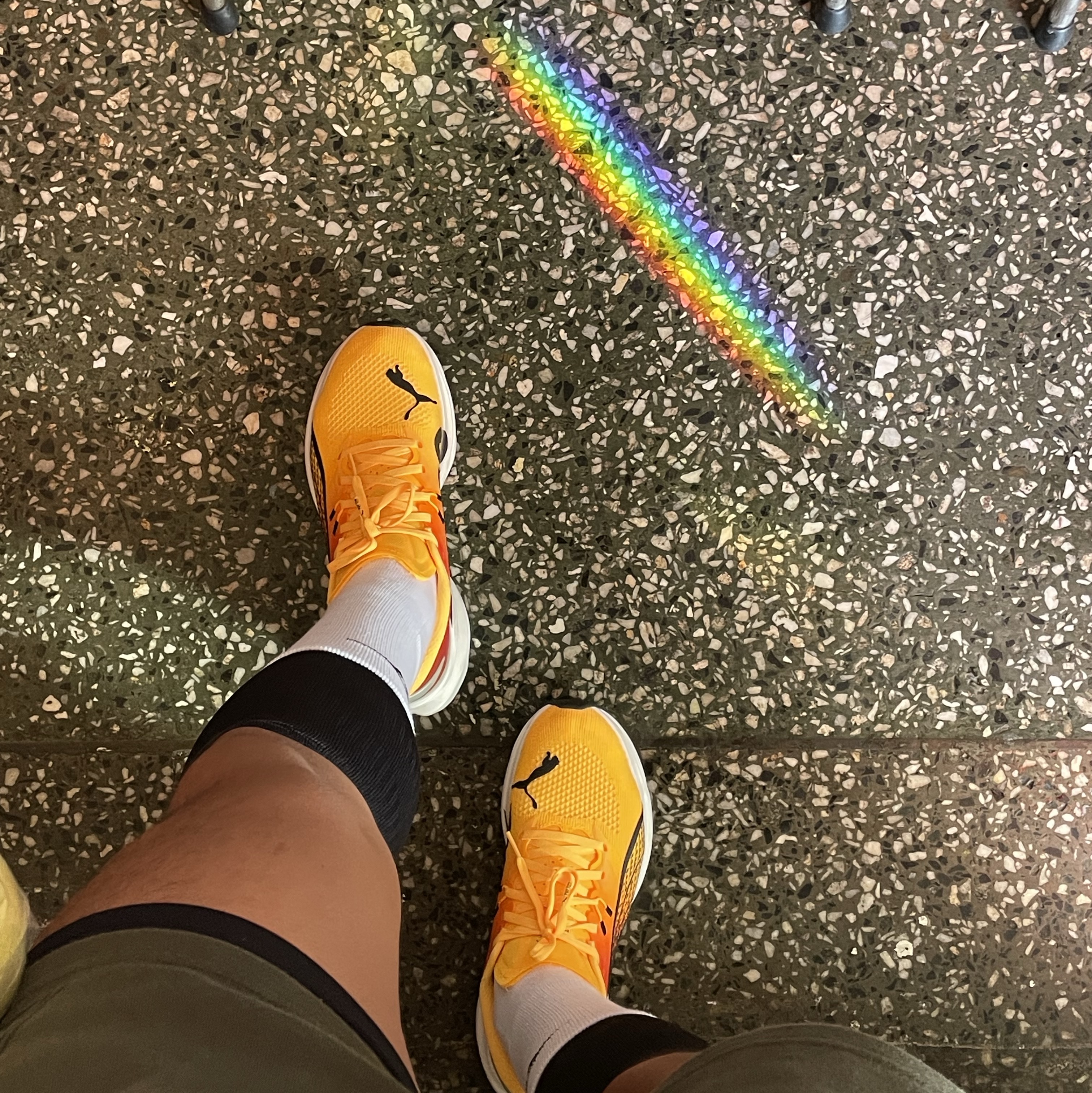 Puma Deviate Nitro 3 Fade Sun Stream Sunset Glow 착용 스타일