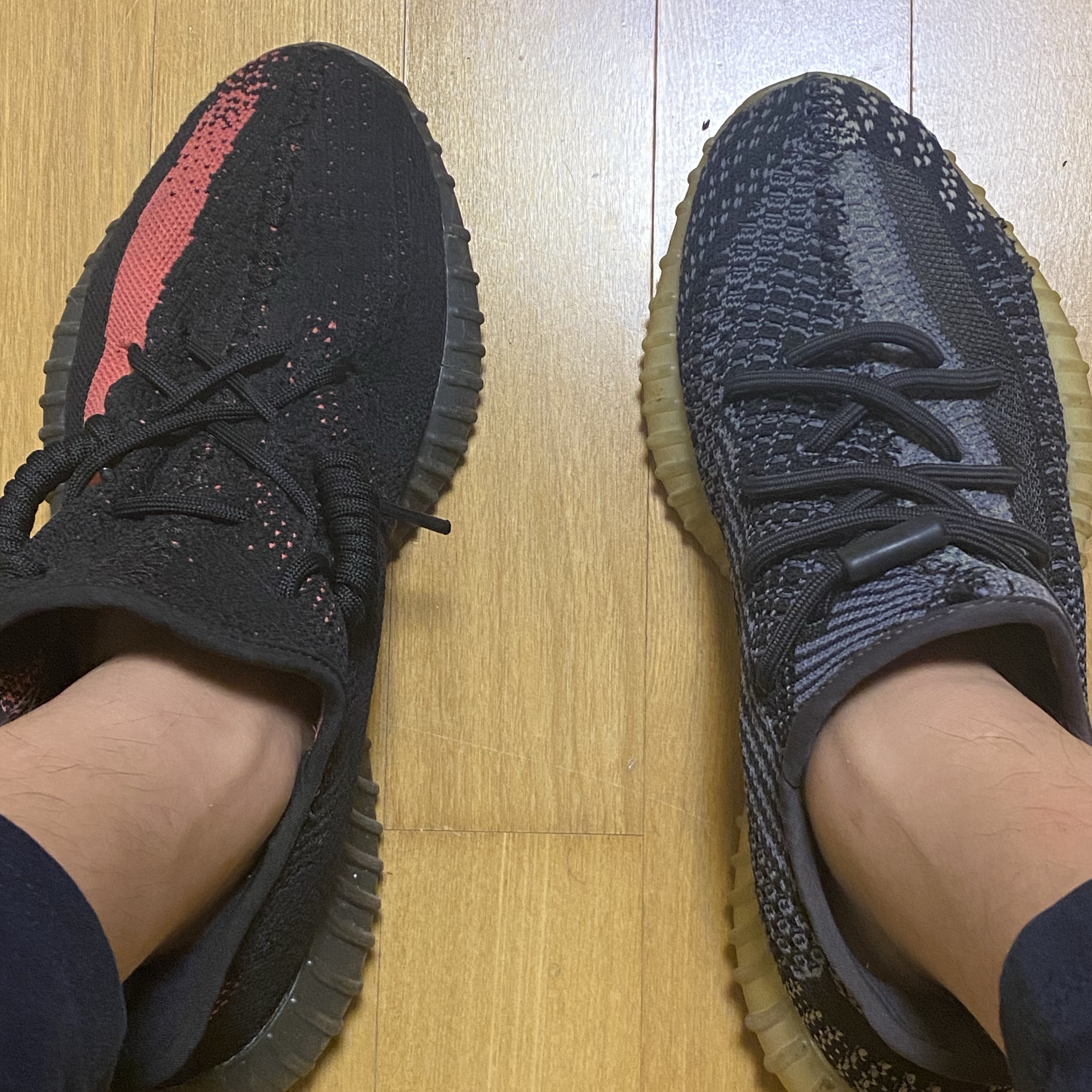 Adidas Yeezy Boost 350 V2 Core Black Red 2022/2023, Adidas Yeezy Boost 350 V2 Carbon 착용 스타일