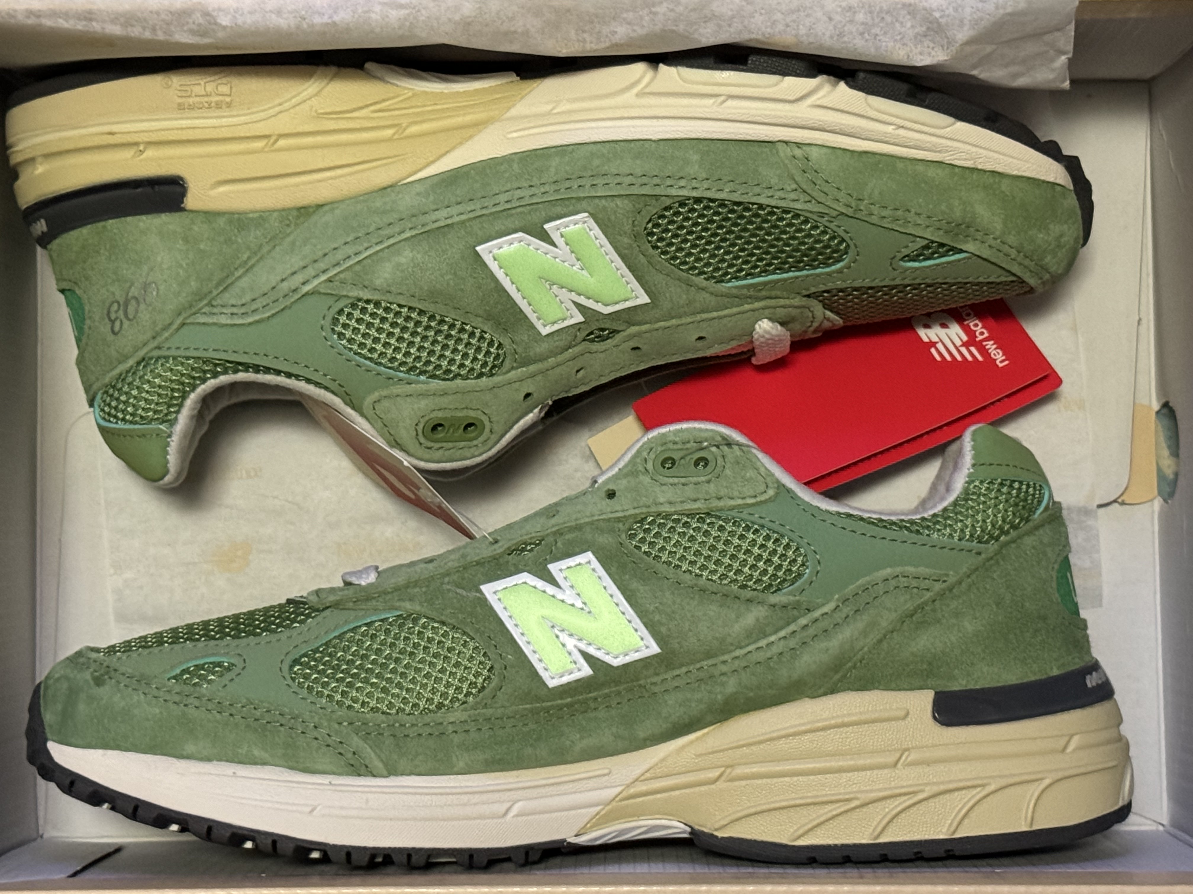 New Balance 993 Made in USA Chive Sea Salt 착용 스타일