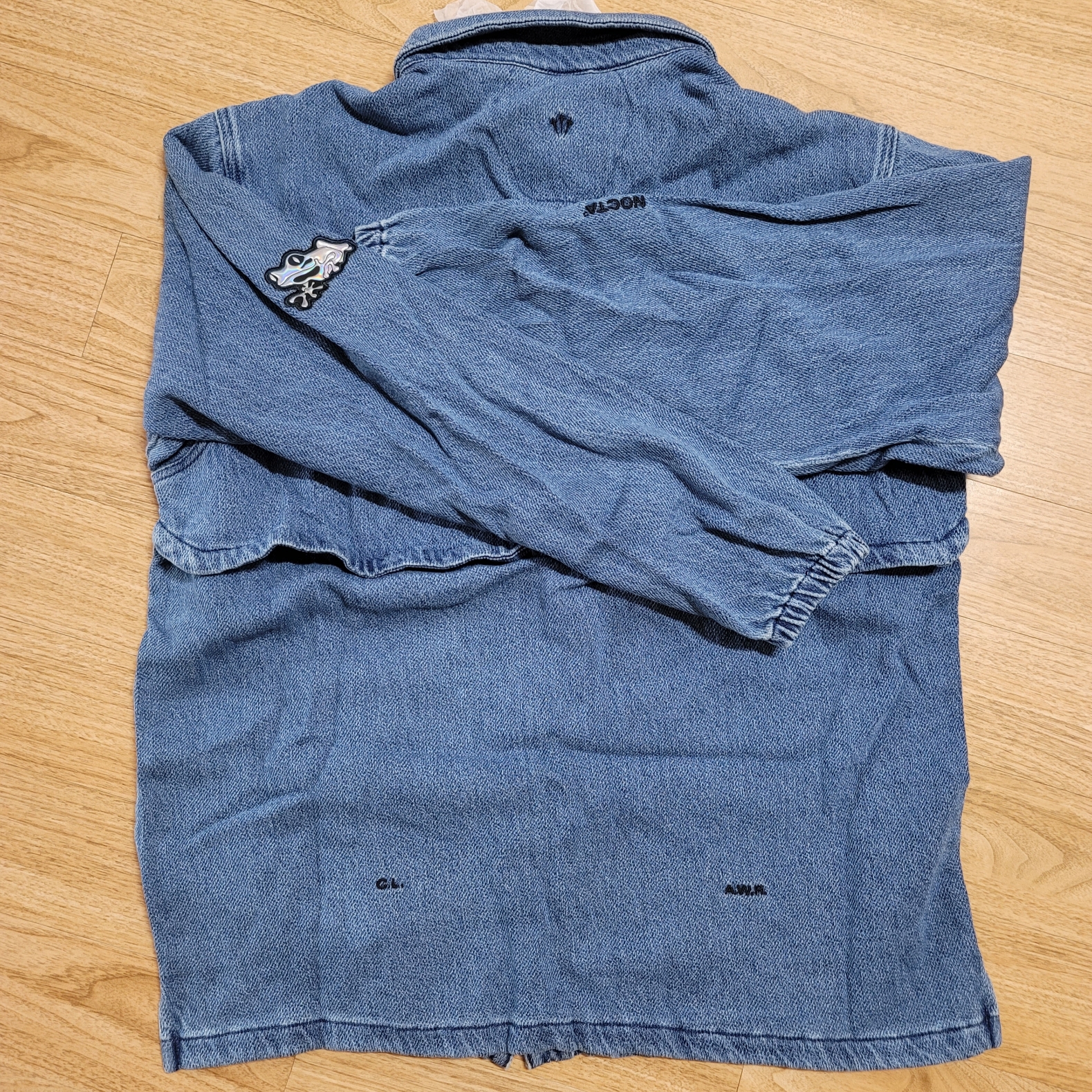 Nike x Drake Nocta Opal Lily Pad Denim Shirt French Blue (FZ3260-486) 착용 스타일 - 2
