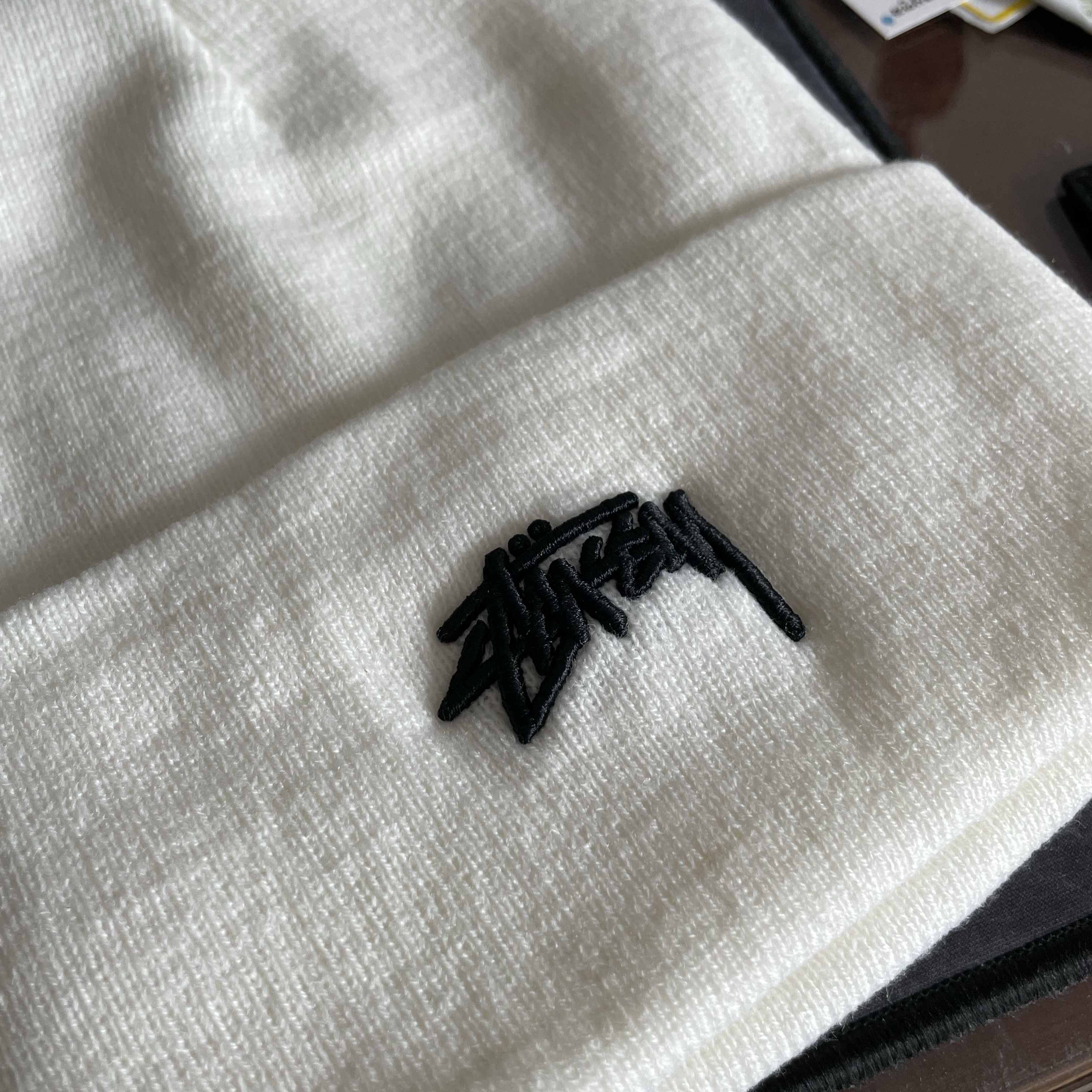 Nike x Stussy NRG Cuffed Beanie Summit White 착용 스타일 - 2