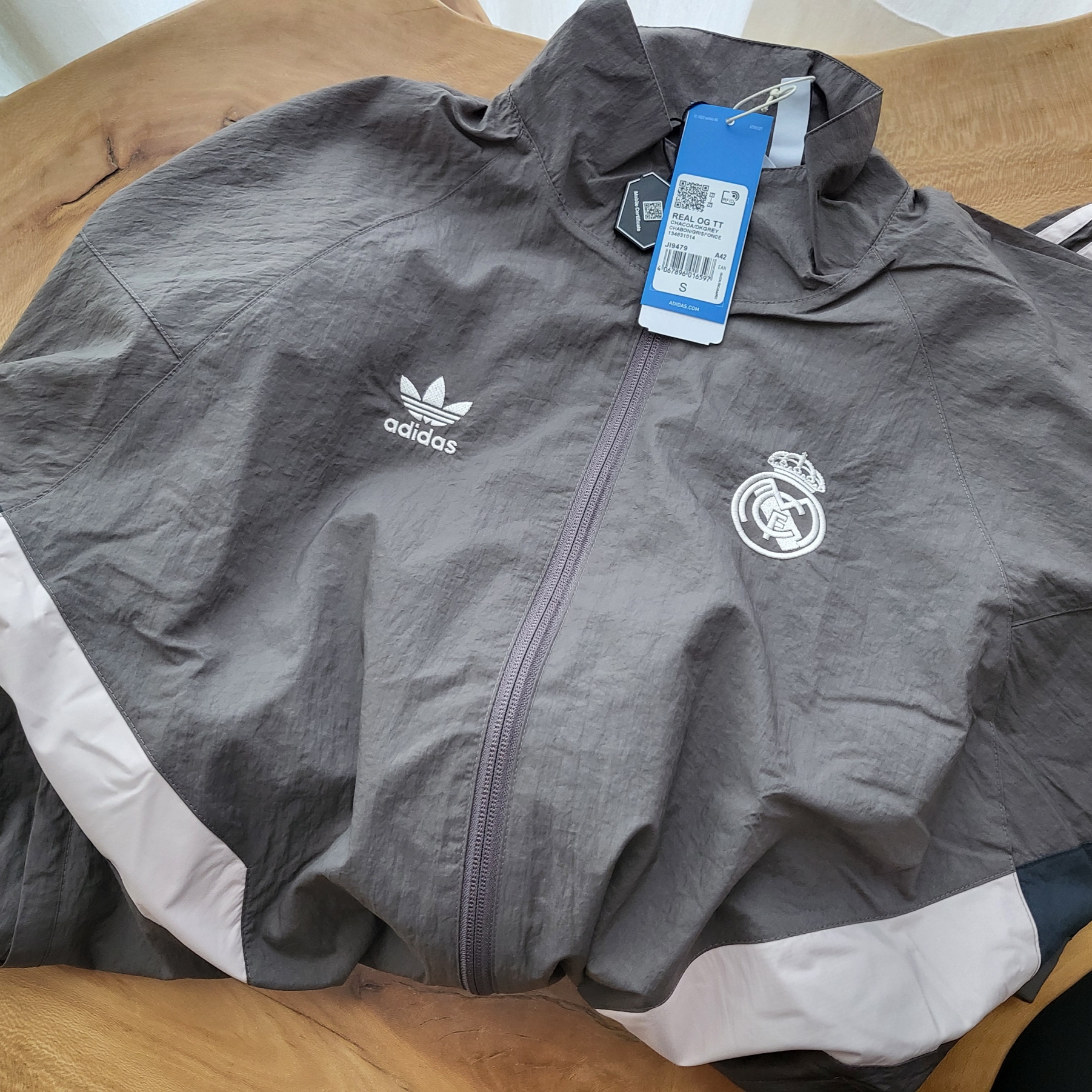 Adidas Real Madrid Originals Track Top Charcoal Grey - KR Sizing 착용 스타일
