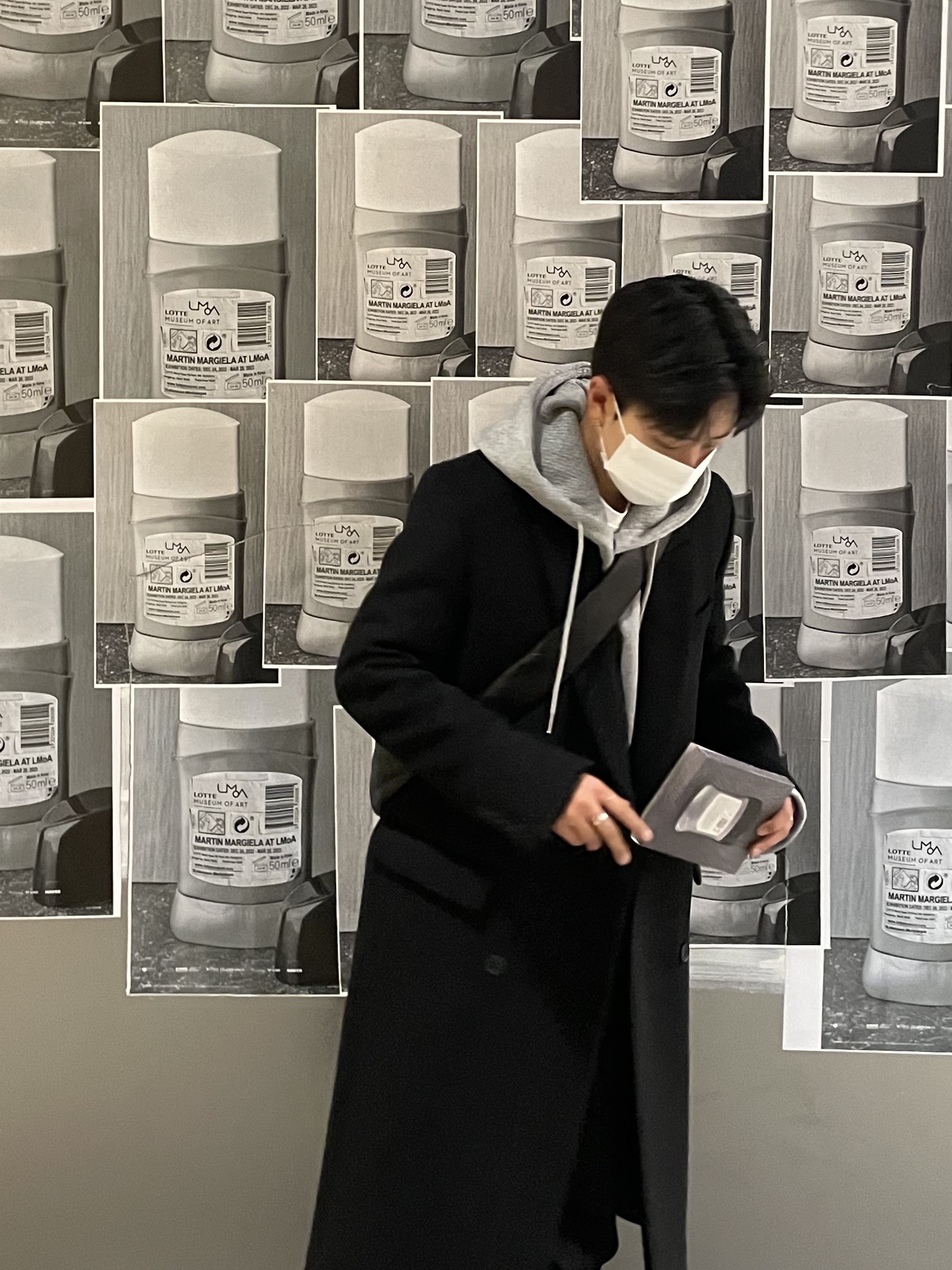 Lemaire Small Croissant Bag Soft Nappa Leather Black, Nike x Comme des Garcons Homme Plus Air Max Sunder SP White Black 착용 스타일 - 2