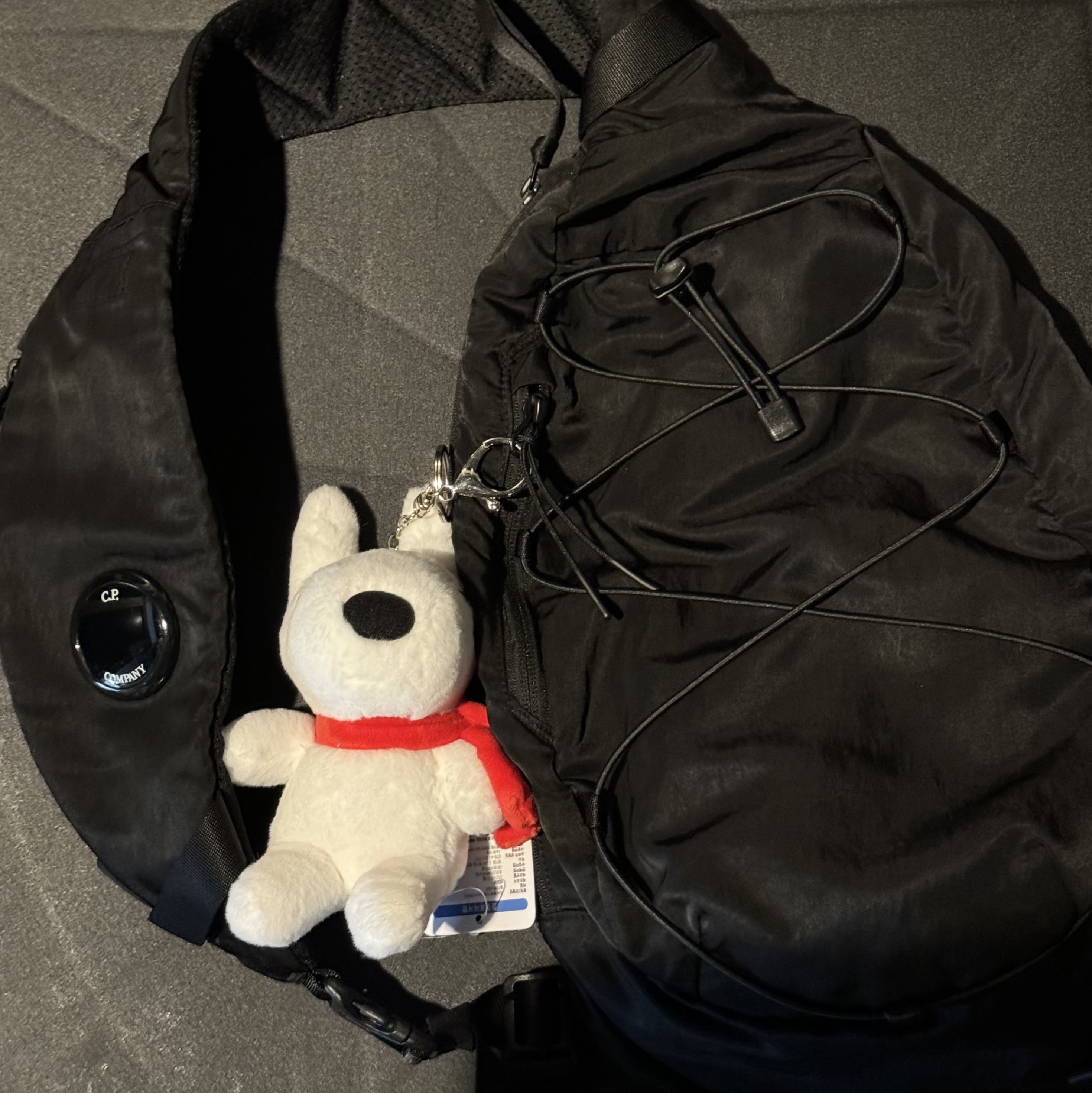 C.P. Company Nylon B Crossbody Rucksack Black - 24FW 착용 스타일 - 3