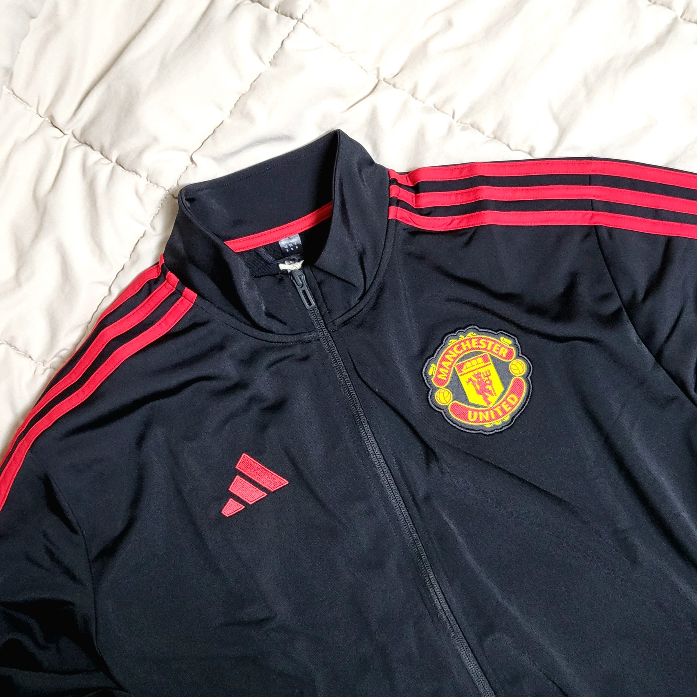 Adidas Manchester United DNA Track Top Black - US Sizing 착용 스타일