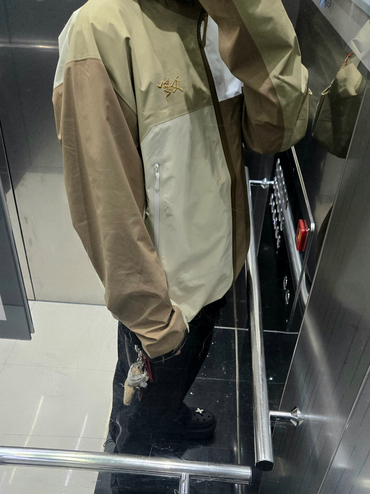 Arc'teryx x Beams Beta Jacket Nagomi 착용 스타일 - 1