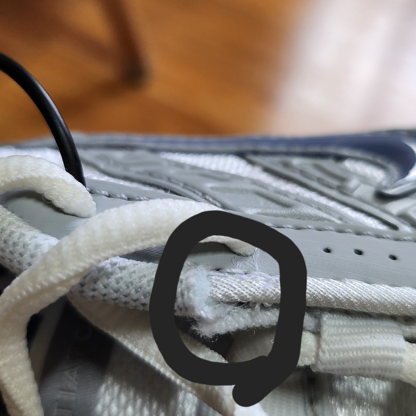 (W) Nike Initiator Summit White Light Smoke Grey 착용 스타일 - 2