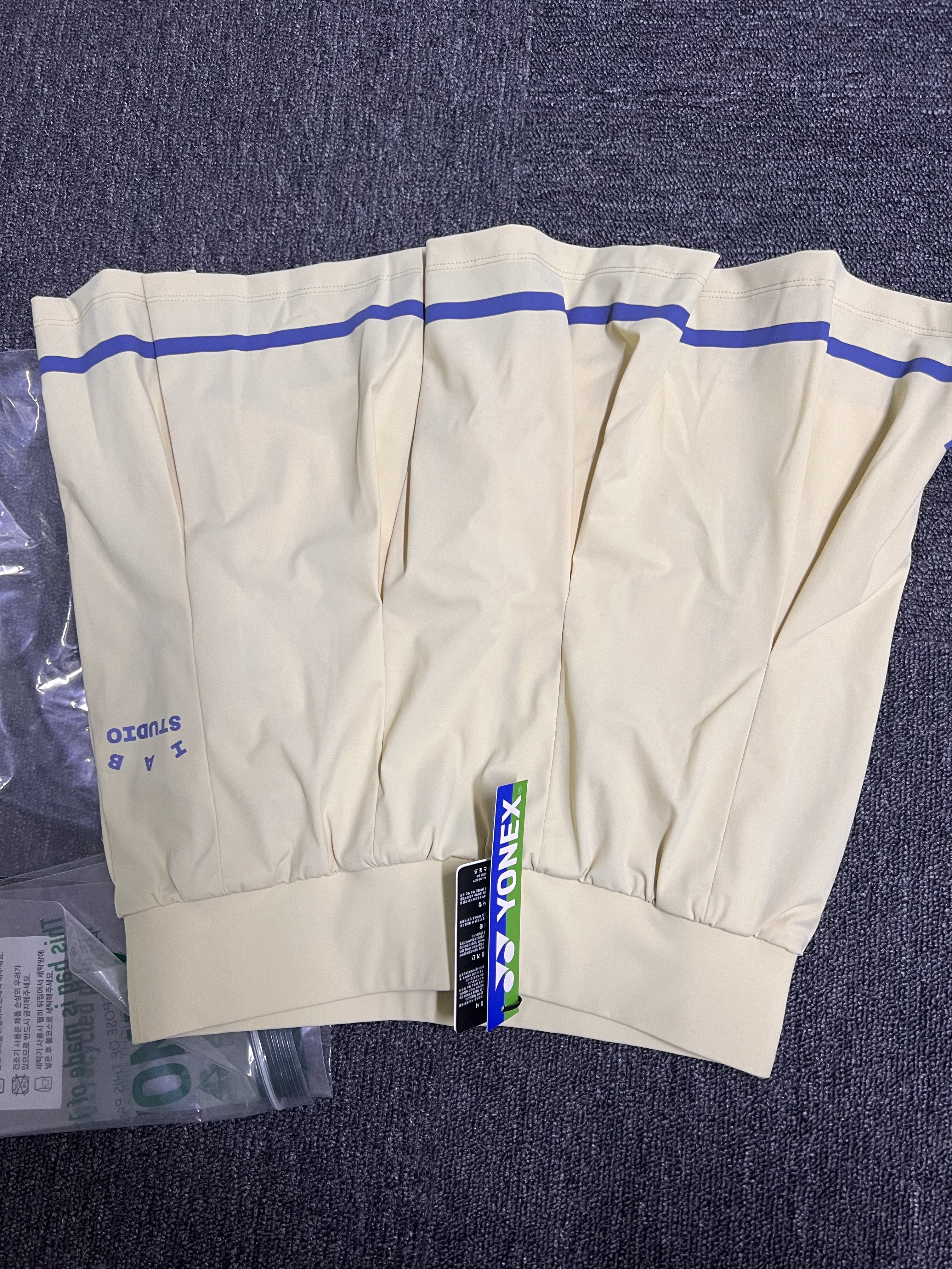(W) IAB Studio x Yonex Game Skirt Reed Yellow - Renewal Ver. 착용 스타일 - 2