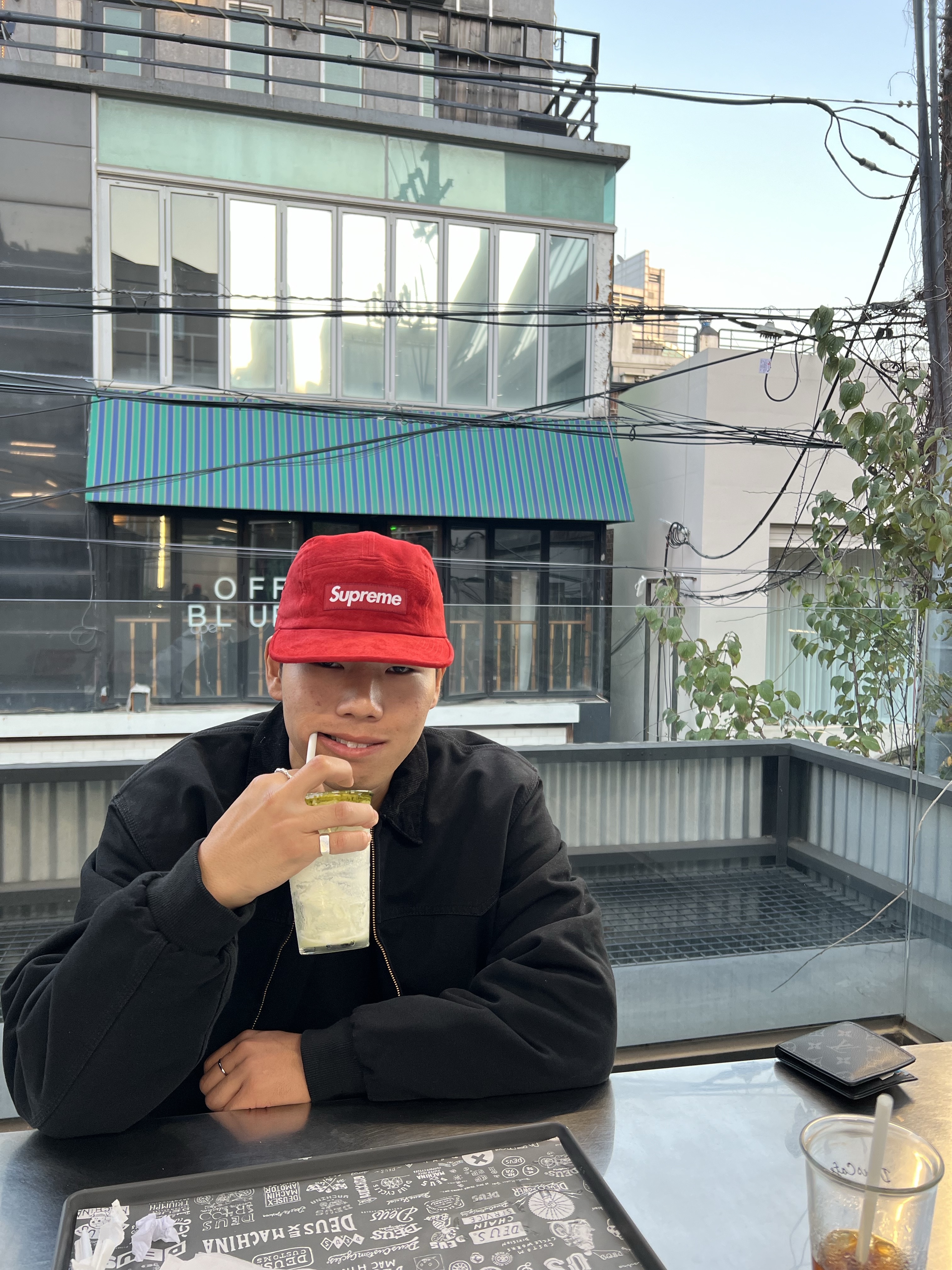 Supreme Washed Chino Twill Camp Cap Red - 24SS, Carhartt WIP x Worksout OG Santa Fe Jacket Black Aged Canvas 착용 스타일 - 4