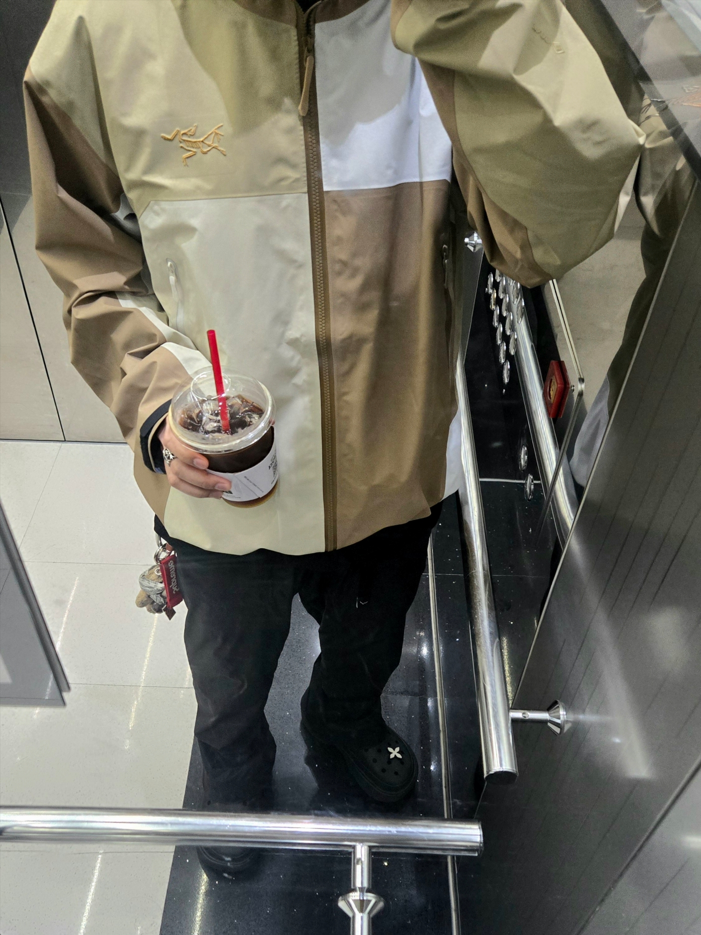 Arc'teryx x Beams Beta Jacket Nagomi 착용 스타일 - 3