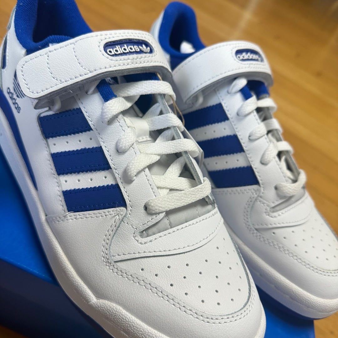 Adidas Forum Low White Royal Blue 착용 스타일