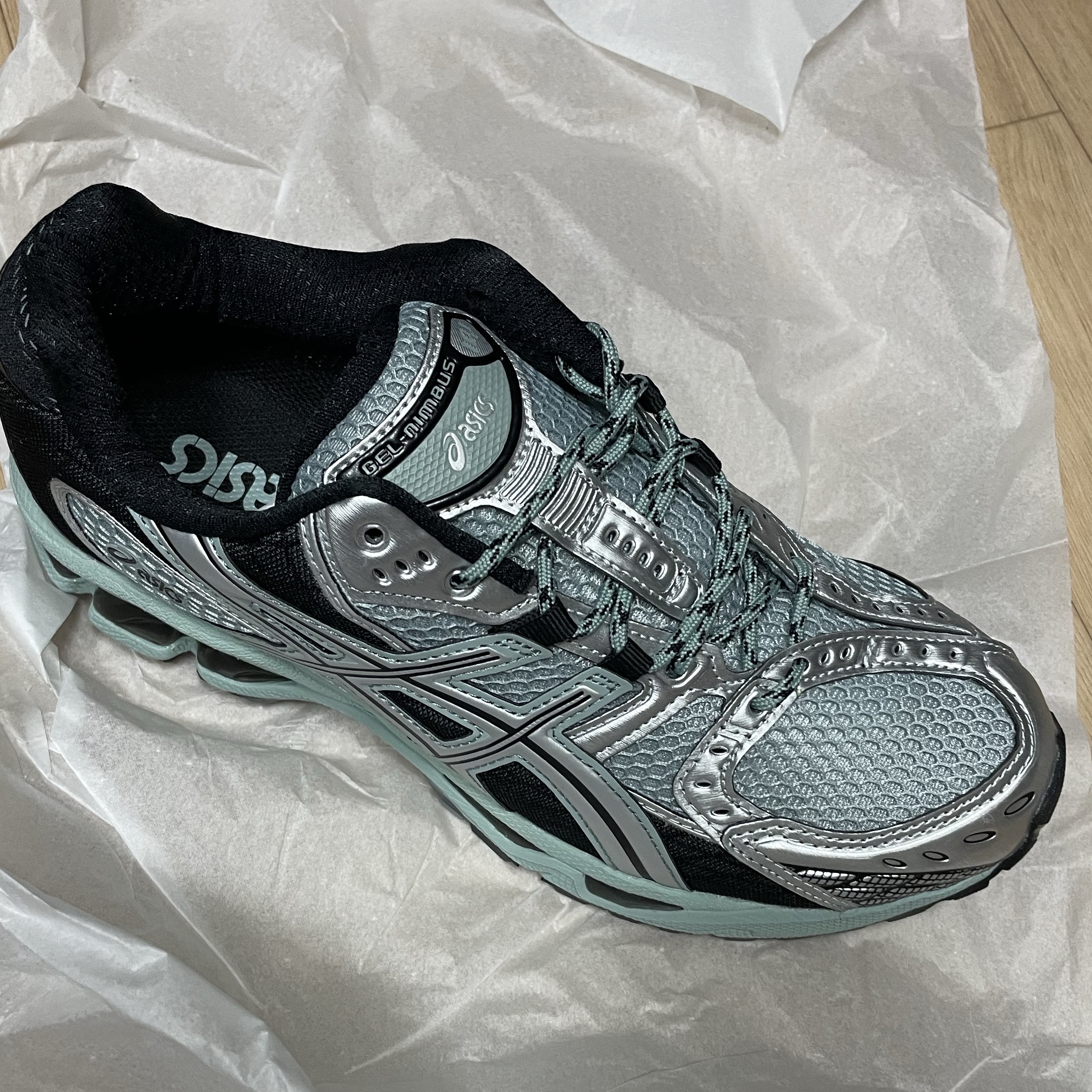 Asics Gel-Nimbus 10.1 Ocean Haze Pure Silver 착용 스타일