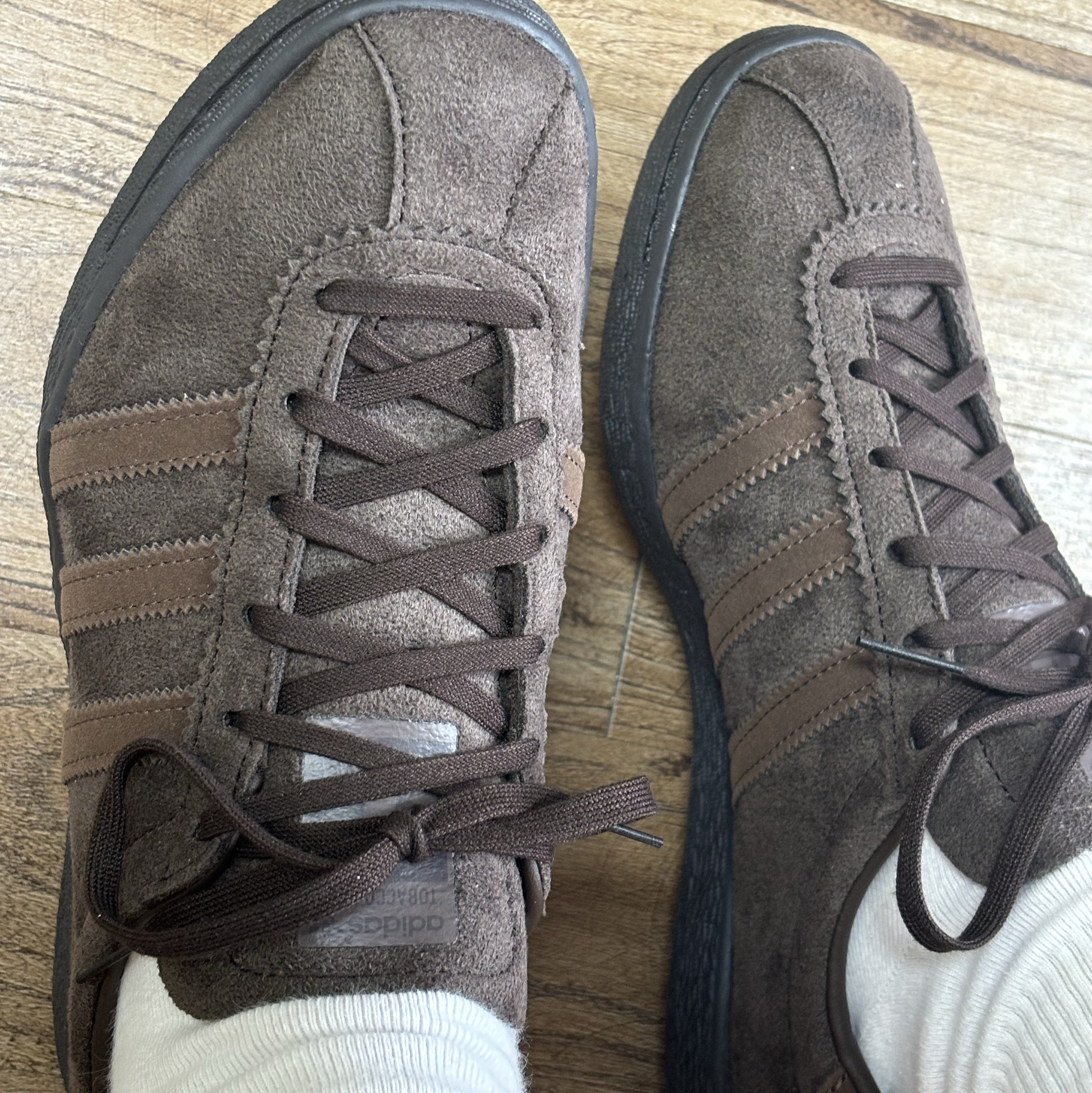 Adidas Tobacco Gruen Dark Brown 착용 스타일