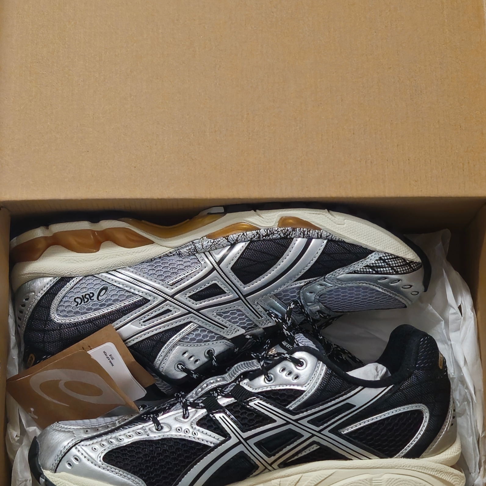 Asics Gel-Nimbus 10.1 Piedmont Grey Pure Silver 착용 스타일