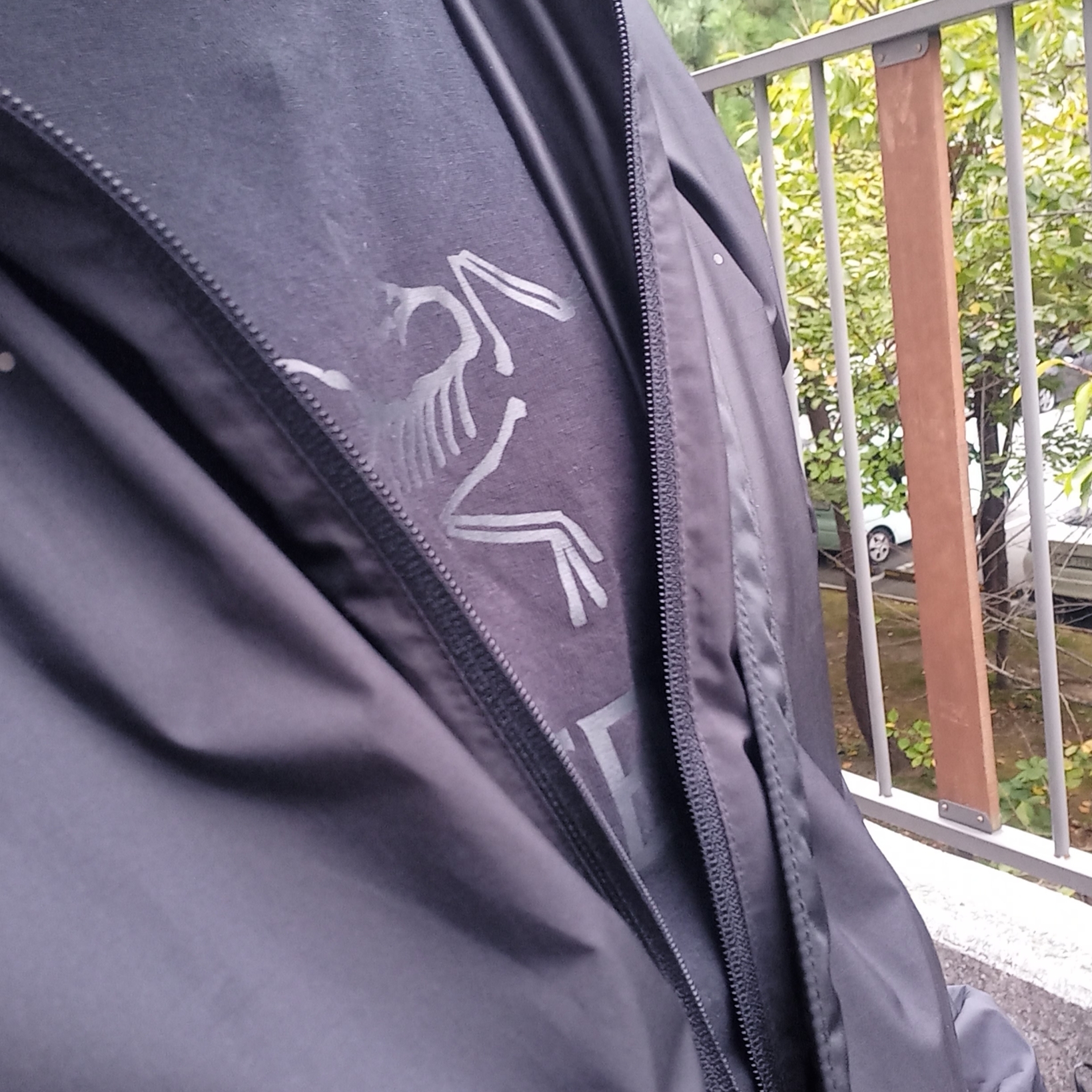 Arc'teryx Arc'word Logo SS T-Shirt Black, Porter Tanker Shoulder Bag S Black 착용 스타일 - 2