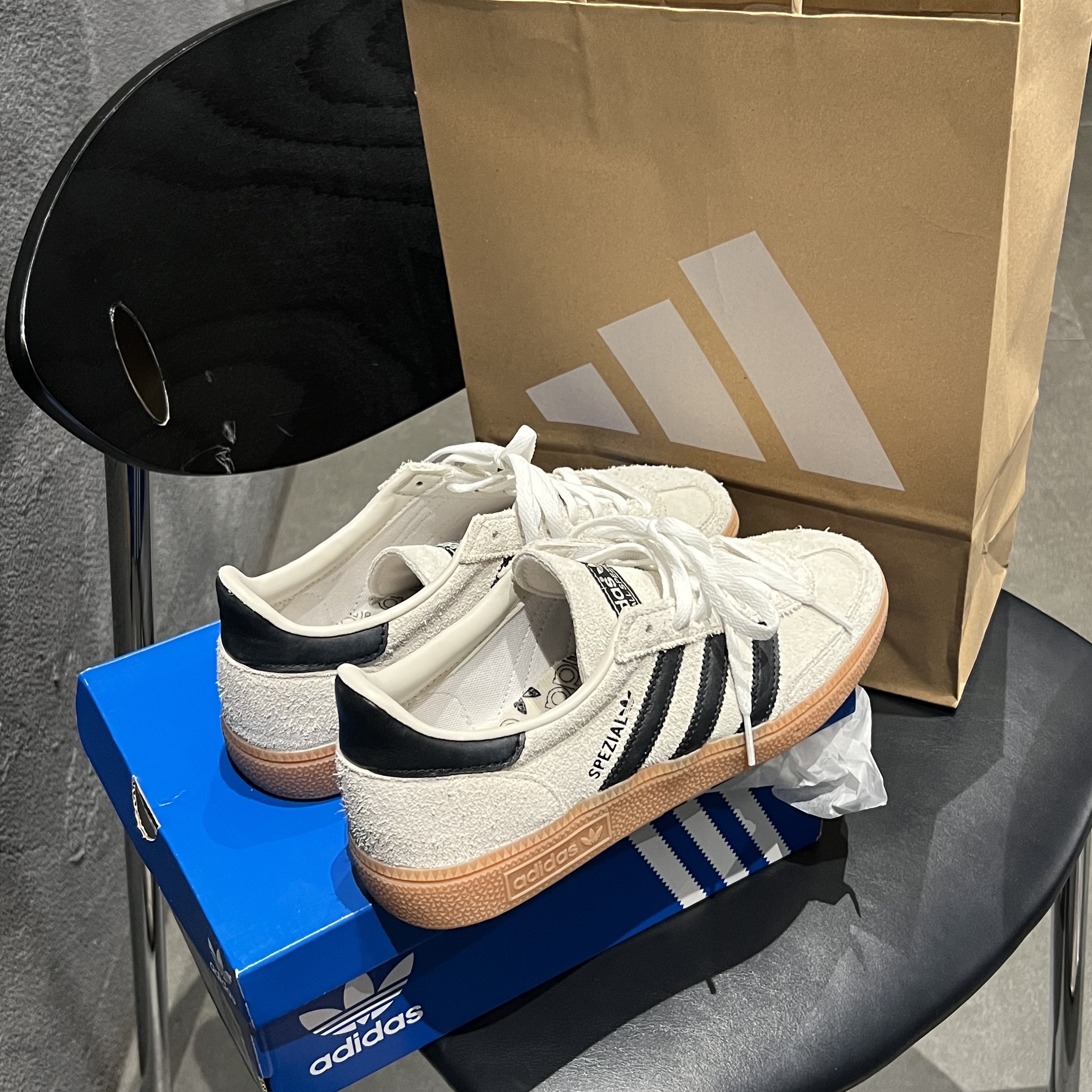 (W) Adidas Spezial Handball Aluminium Core Black 착용 스타일 - 2
