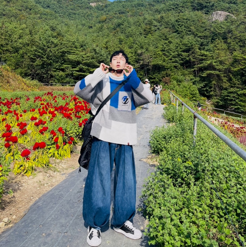 Maison Mihara Yasuhiro Blakey OG Sole Canvas Low-top Sneakers Black White, Zara x Ader Error Wide Leg Jeans Blue 착용 스타일 - 1