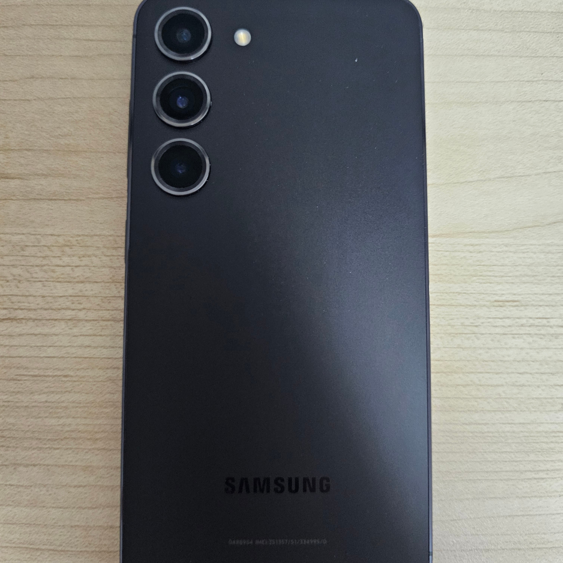 [S등급] Refurbished Galaxy S23 256GB Phantom Black 착용 스타일