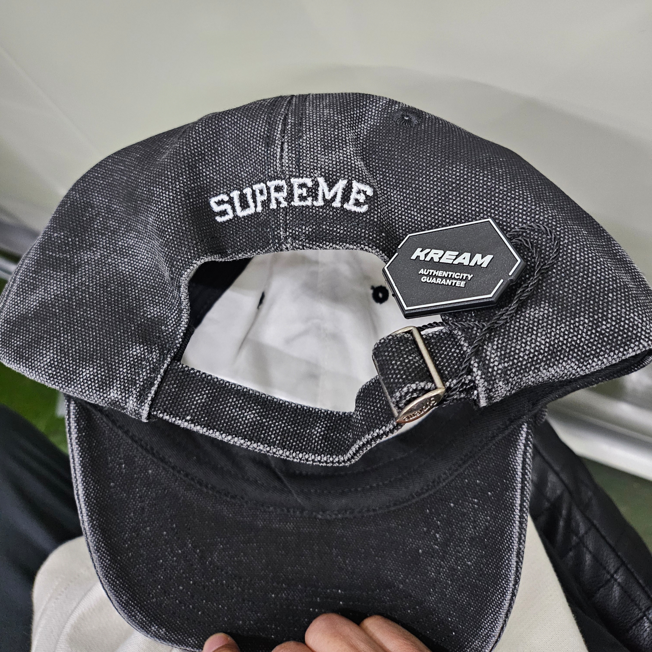 Supreme Pigment S Logo 6-Panel Black - 24FW 착용 스타일 - 3
