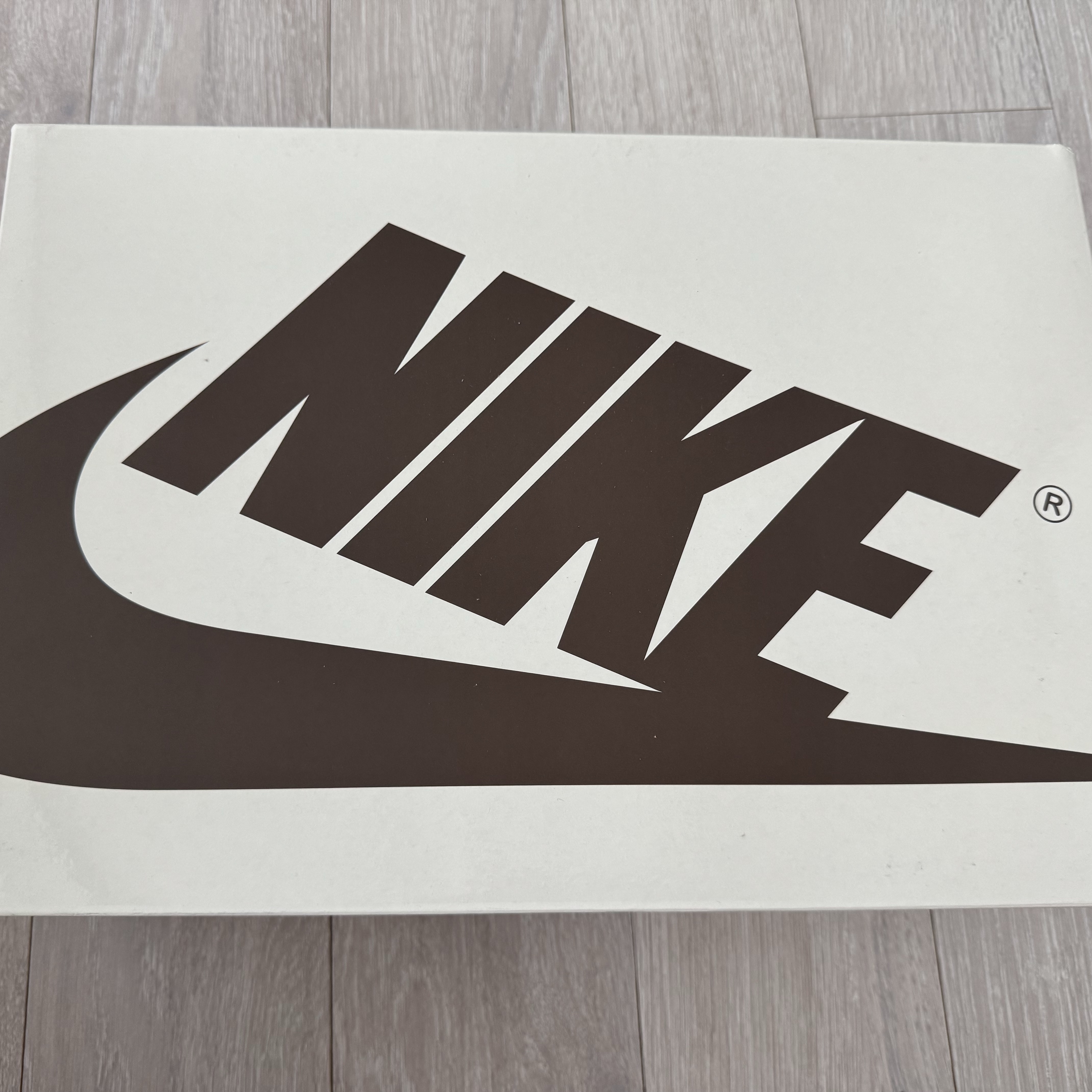 (W) Jordan 1 x Travis Scott Retro Low OG SP Canary 착용 스타일 - 1