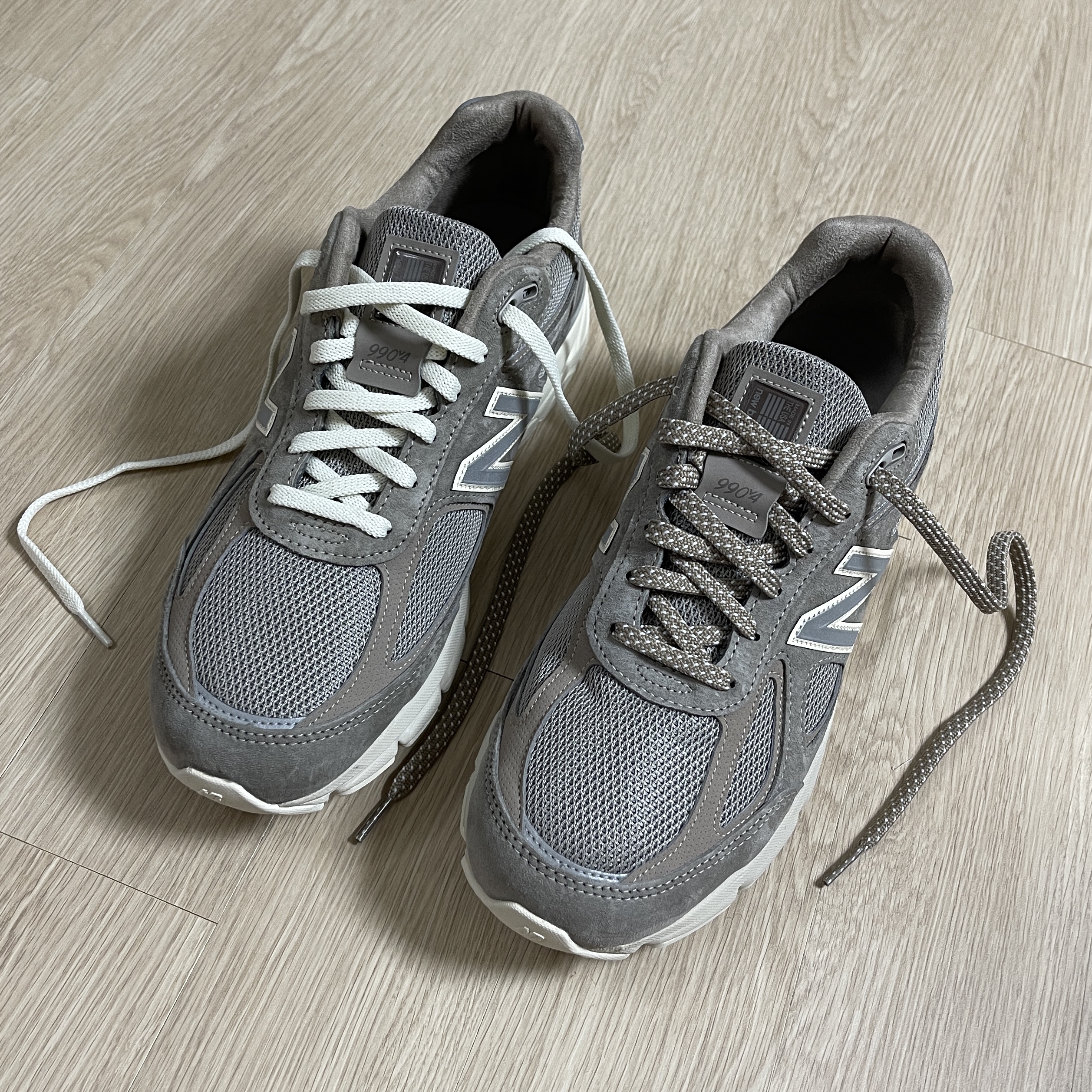New Balance x Kith 101 990v4 Made in USA Moonrock 착용 스타일 - 6