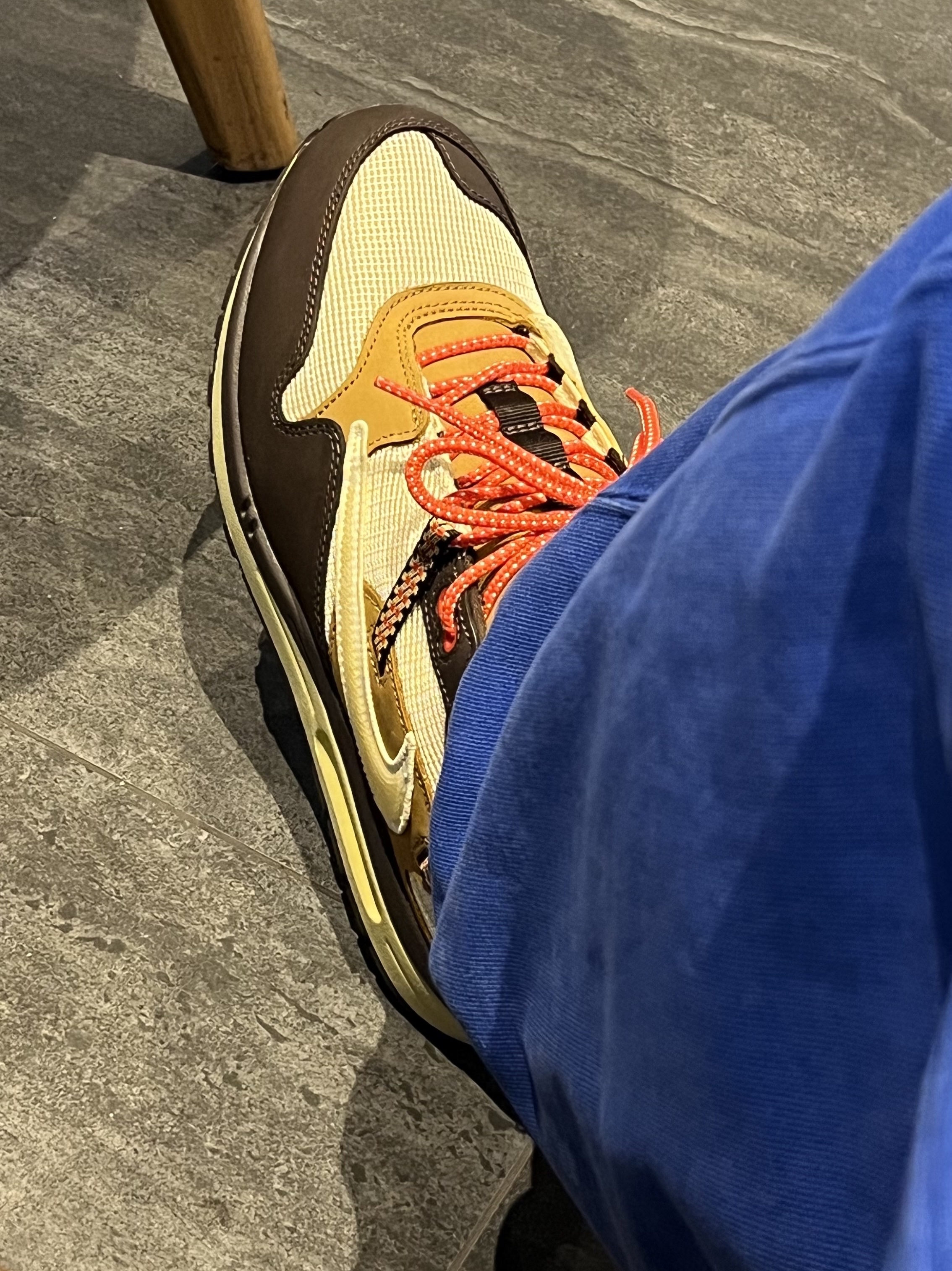 Nike x Travis Scott Air Max 1 Cact.us Brown 착용 스타일