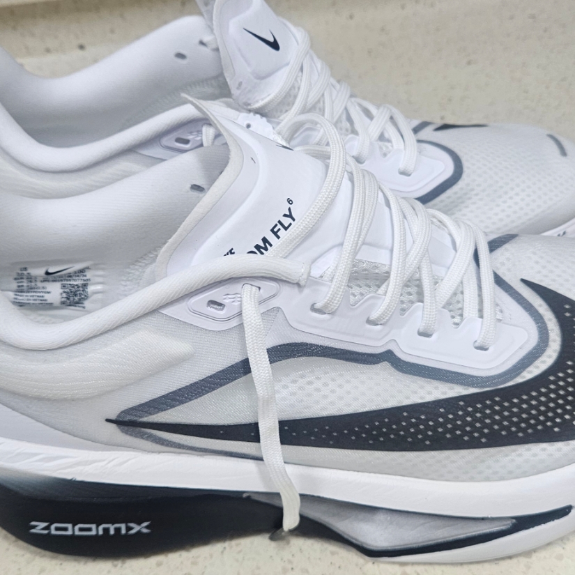 Nike Zoom Fly 6 White Smoke Grey 착용 스타일 - 1