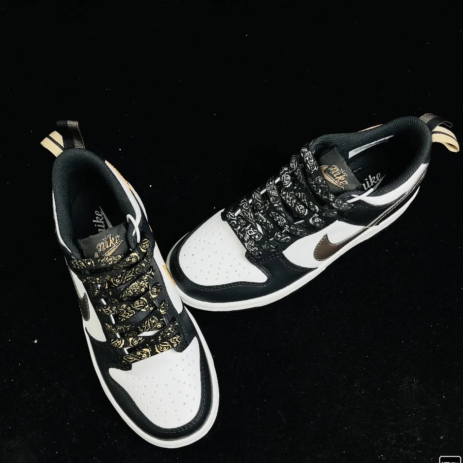 (GS) Nike Dunk Low SE Off Noir Summit White Metallic Pewter 착용 스타일 - 2