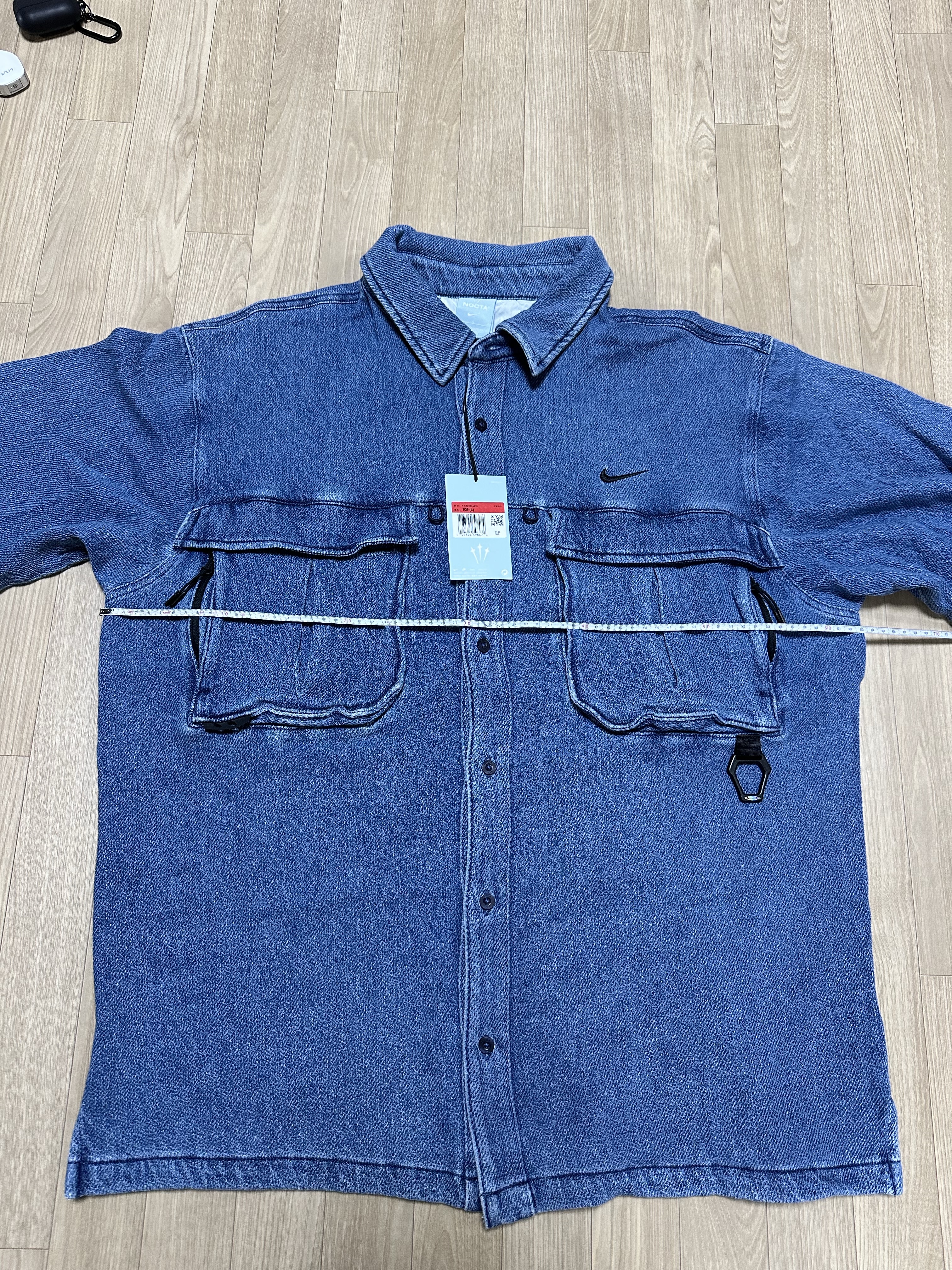 Nike x Drake Nocta Opal Lily Pad Denim Shirt French Blue (FZ3260-486) 착용 스타일 - 2