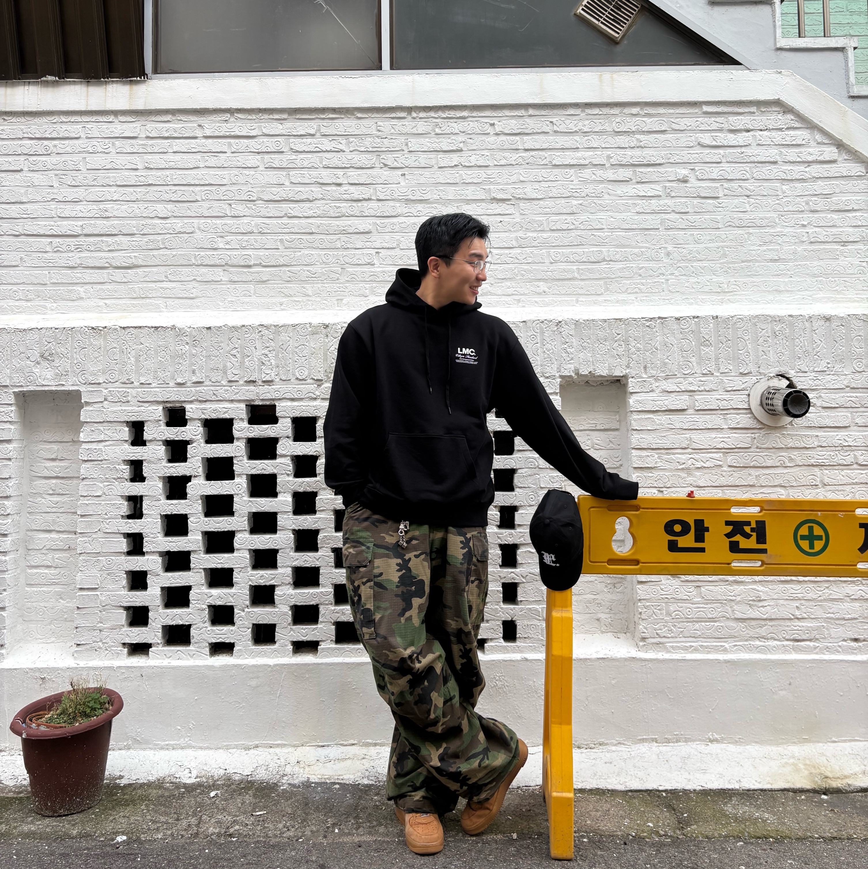 Nike x Supreme Air Force 1 Low Flax 착용 스타일 - 3