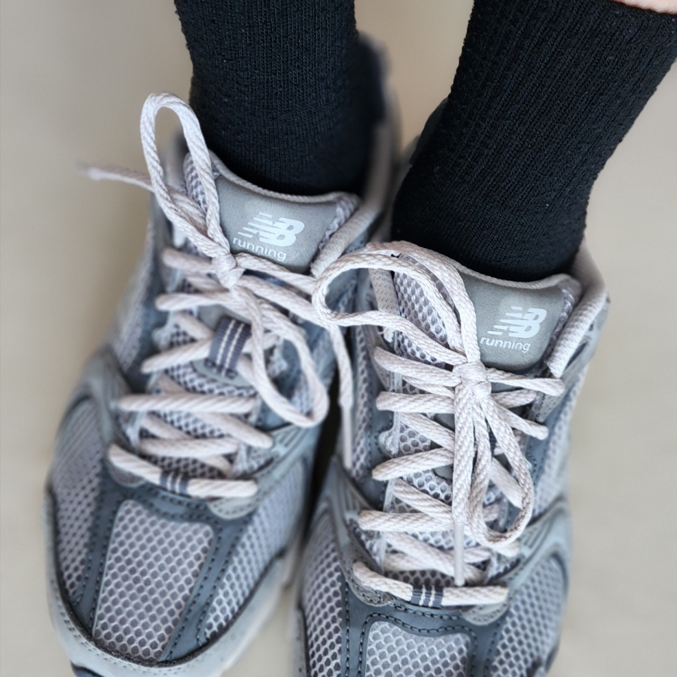 New Balance 530 Premium Vintage Grey Matter 착용 스타일 - 5