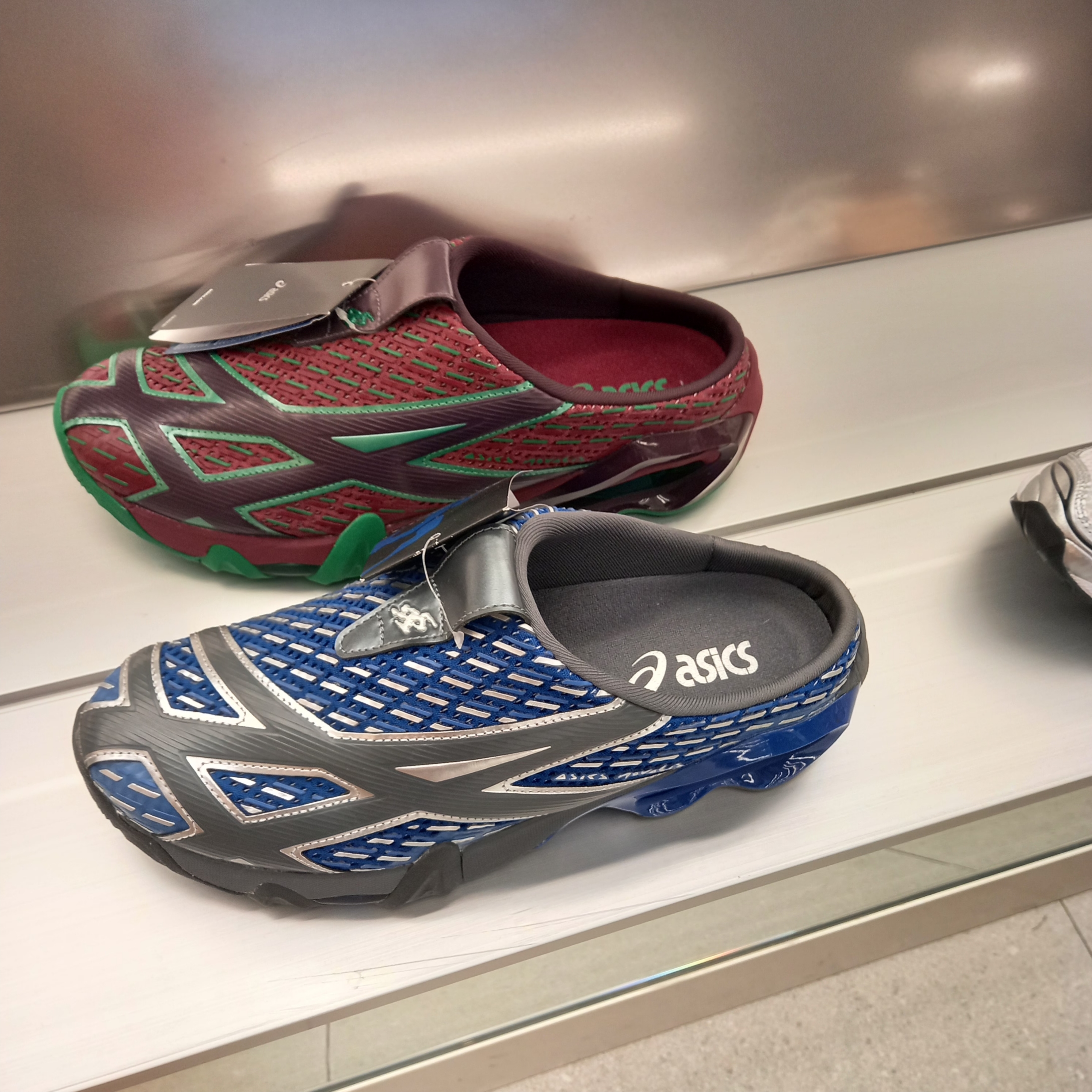 Celine Baseball Cap in Union Wash Trail Wash, Hoka Bondi 8 TS Caged Deep Umber 착용 스타일 - 7