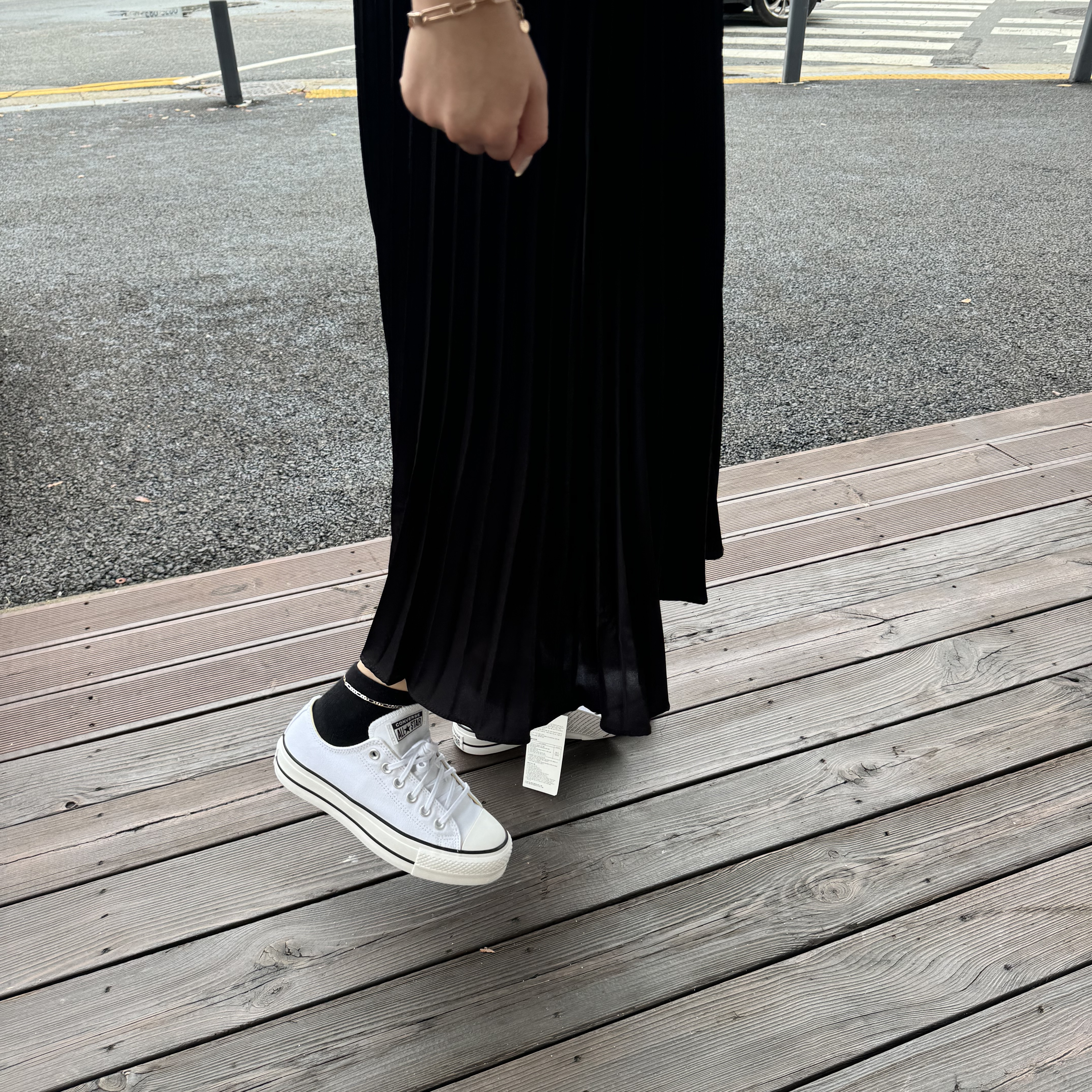 (W) Converse Chuck Taylor All Star Lift Ox White Black 착용 스타일 - 1