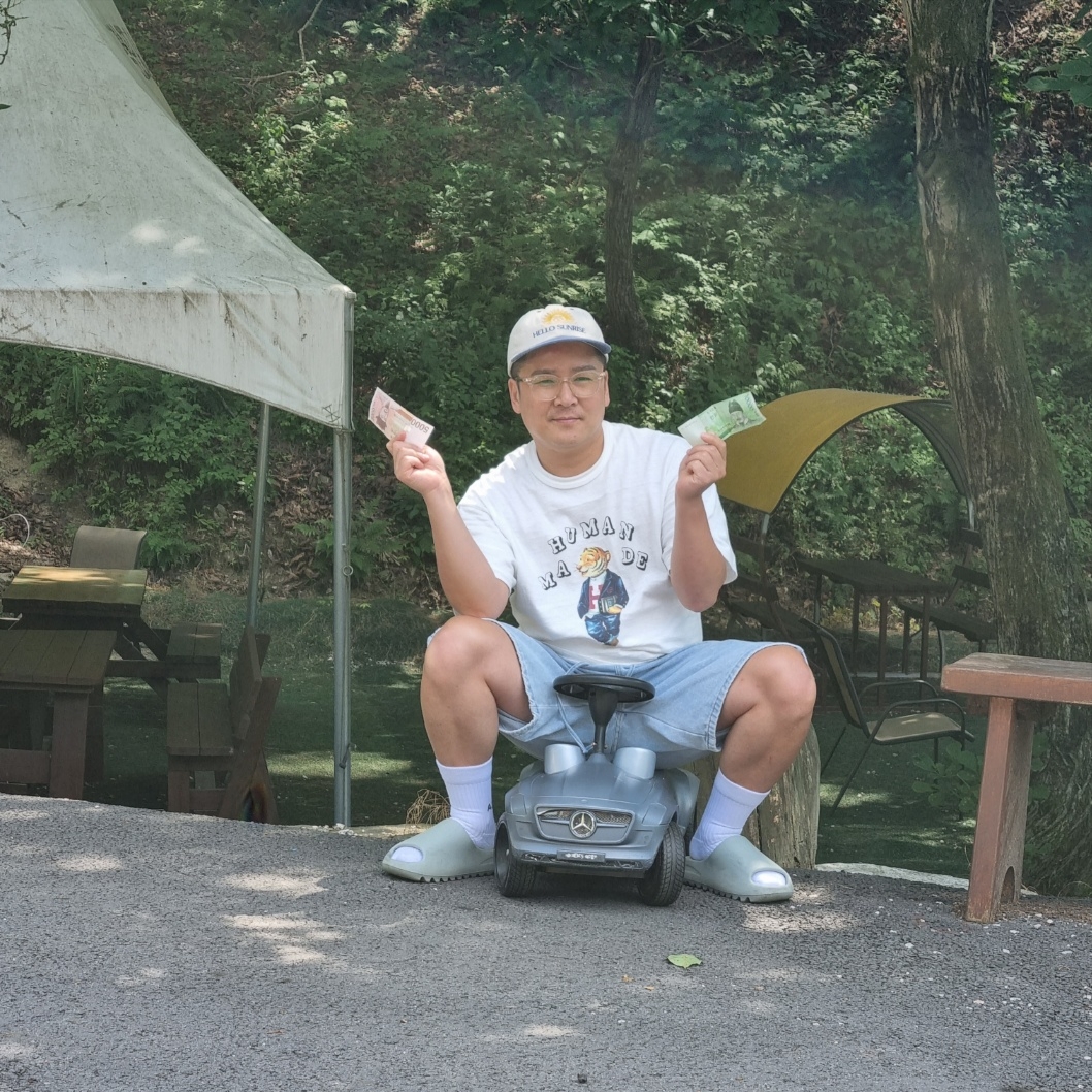 Hello Sunrise Two Tone Washed OG Logo 6Panel Cap Beige & Vintage Blue, Adidas Yeezy Slide Salt 착용 스타일
