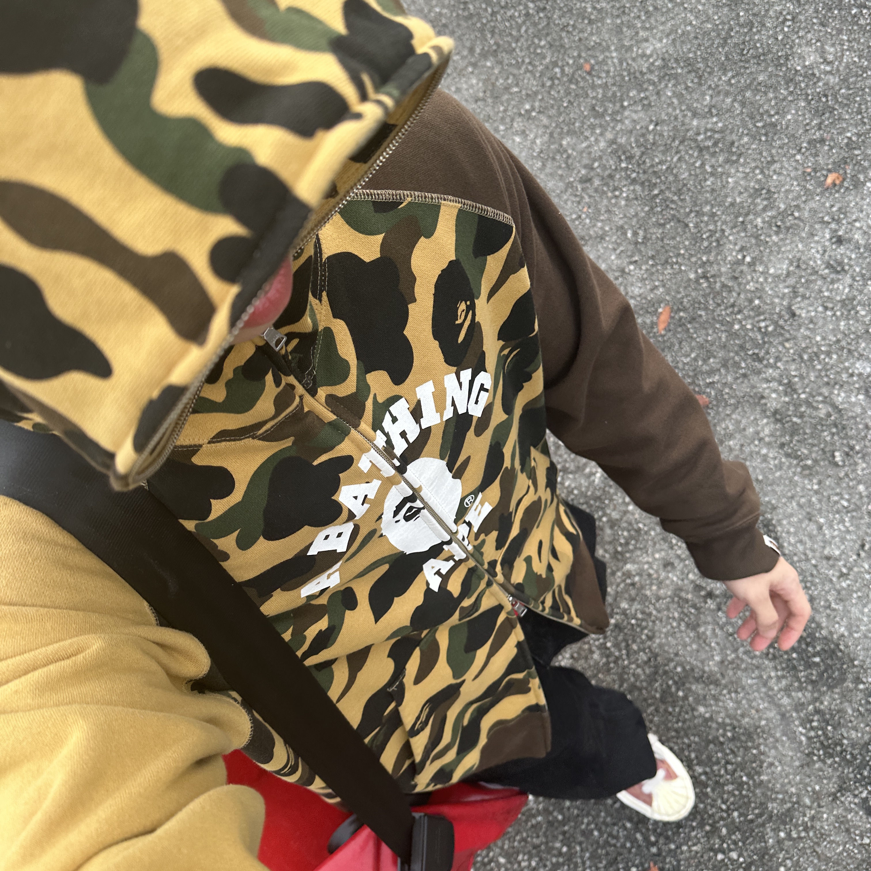 BAPE 1st Camo Crazy College Full Zip Hoodie Yellow, BAPE PONR 1st Camo 2nd Shark Full Zip Hoodie Green 착용 스타일 - 1