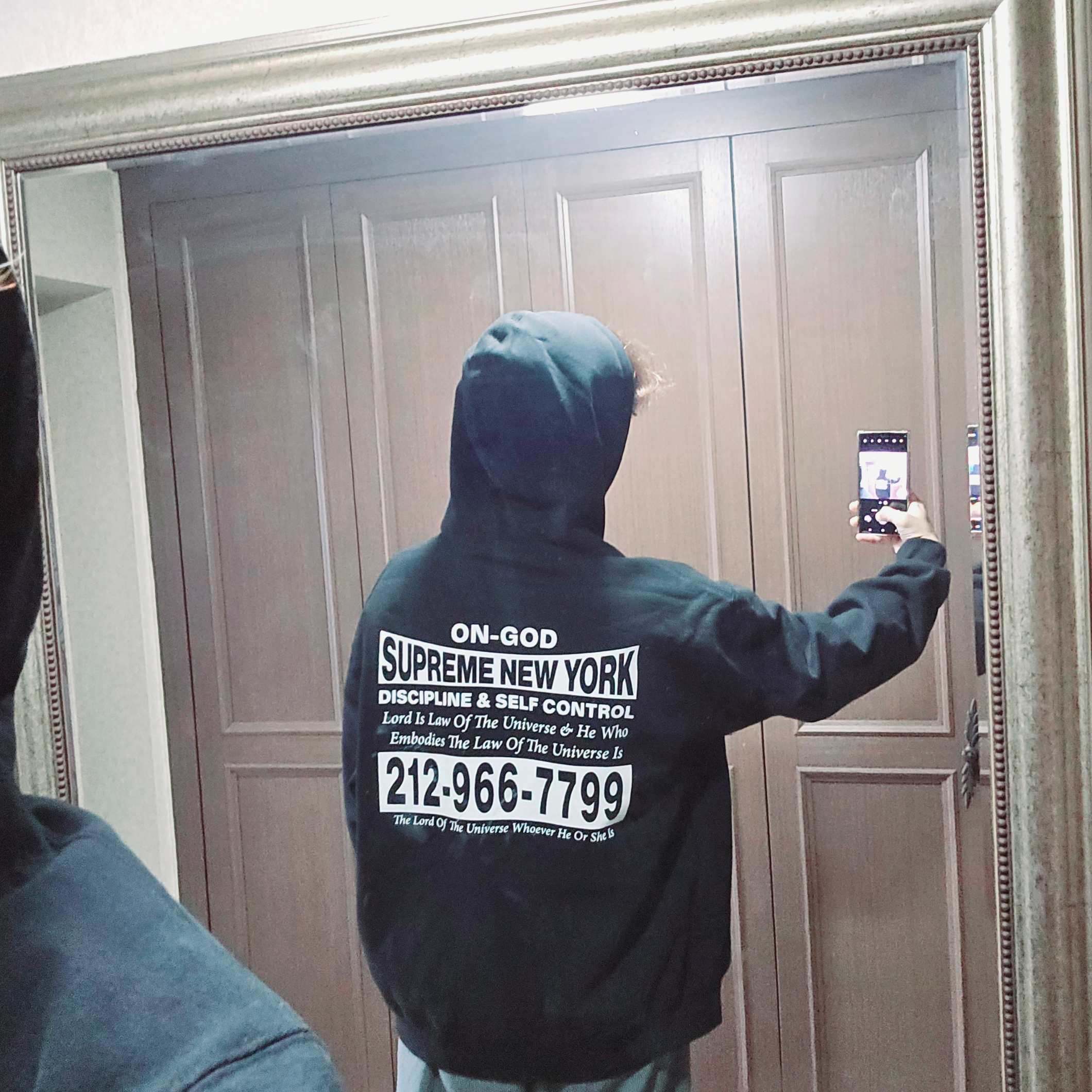 Supreme On God Hooded Sweatshirt Black - 24FW 착용 스타일 - 2