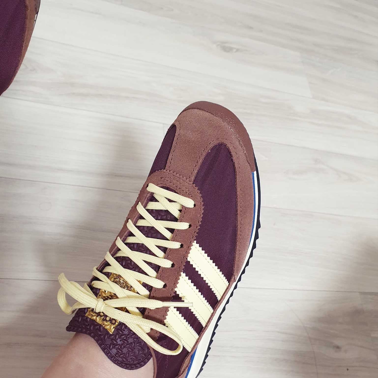 (W) Adidas SL 72 OG Maroon Almost Yellow 착용 스타일