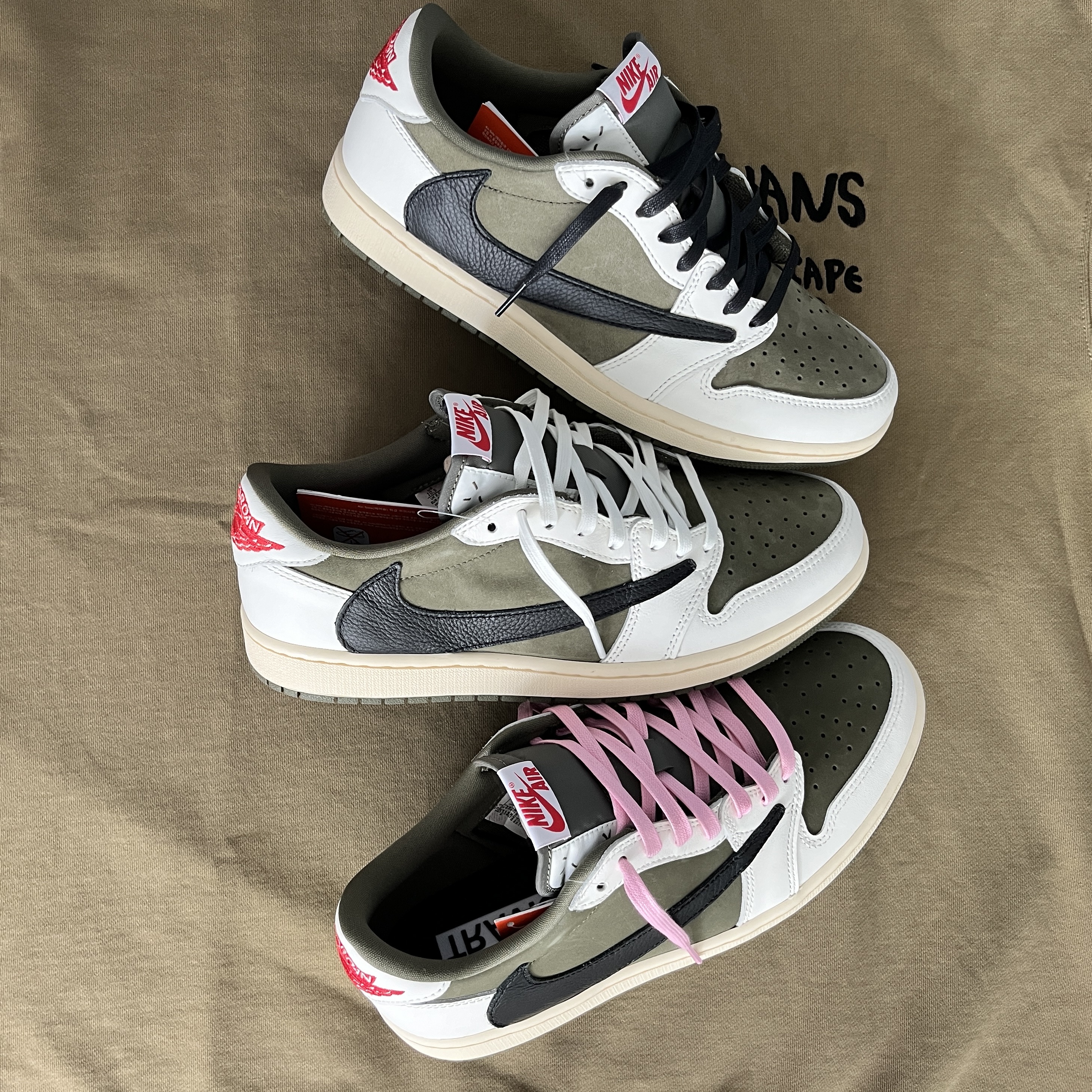 Jordan 1 x Travis Scott Retro Low OG SP Reverse Olive, Supreme x Nike Denim Short Black - 24SS 착용 스타일 - 1