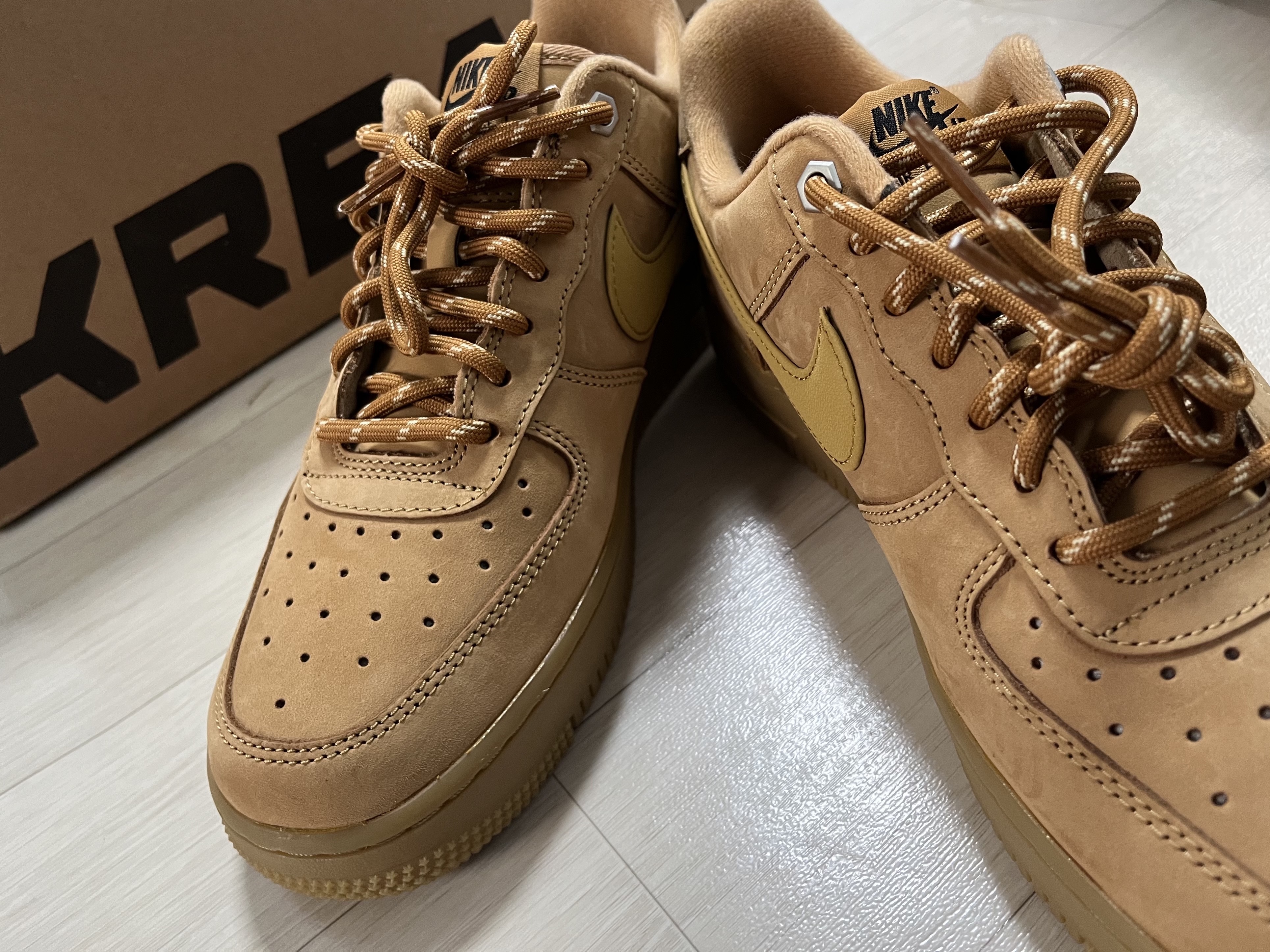 (W) Nike Air Force 1 '07 WB Flax Wheat 착용 스타일