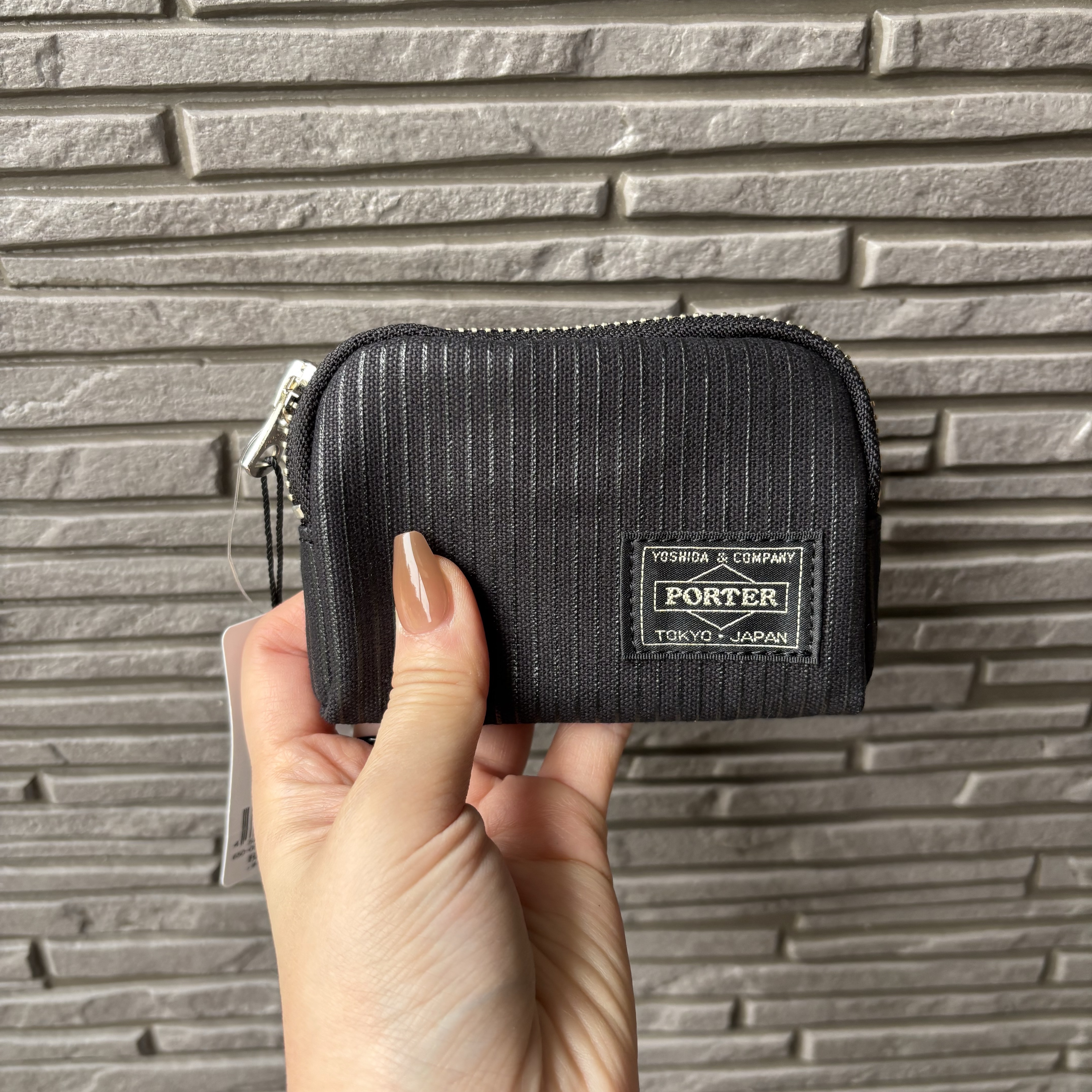 Porter Drawing Coin Key Case Black 착용 스타일
