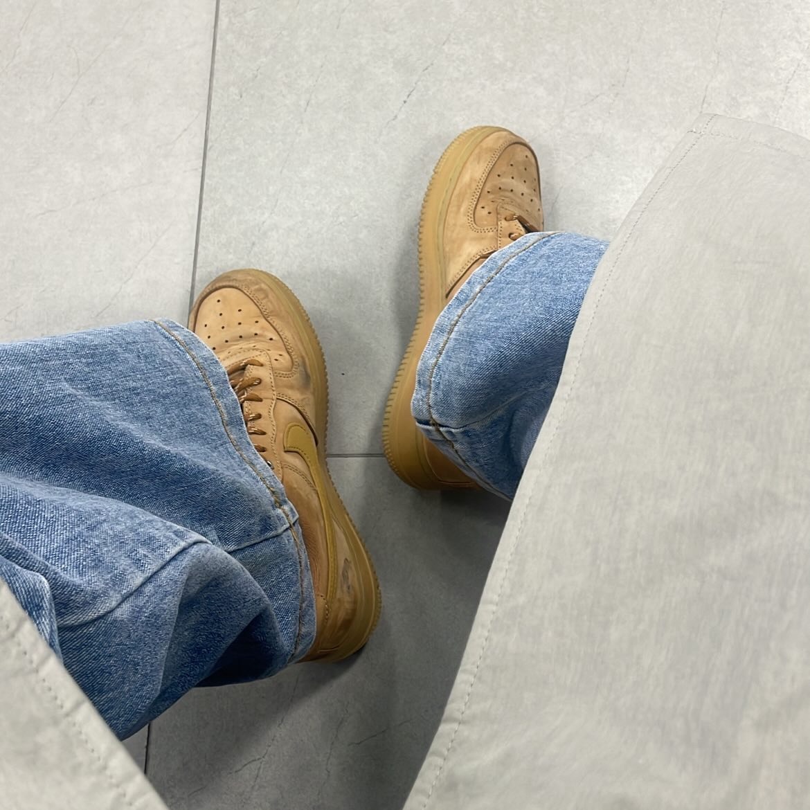 Nike Air Force 1 '07 WB Flax 착용 스타일