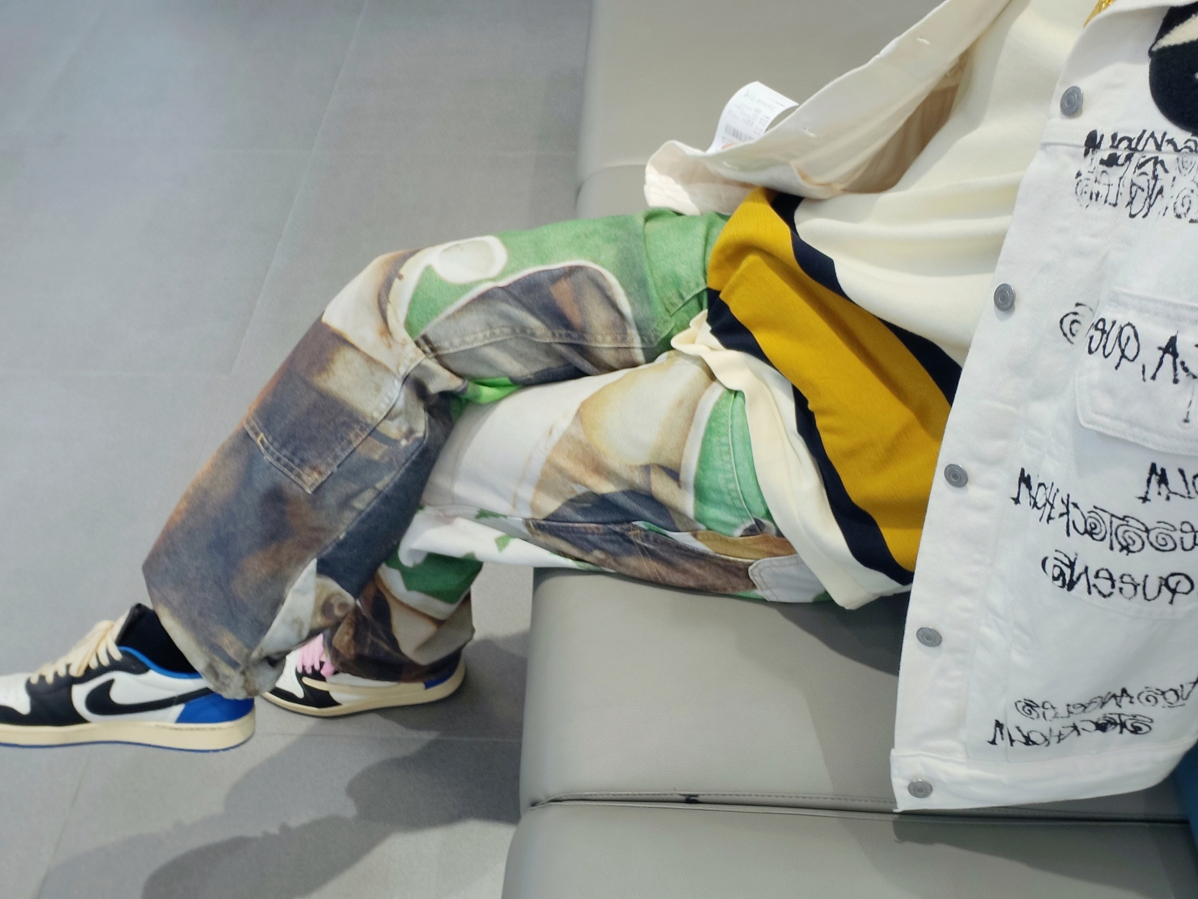 Stussy x Our Legacy x Denim Tears TTL Denim Jacket White, Stussy Hockey Sweater Natural 착용 스타일 - 3