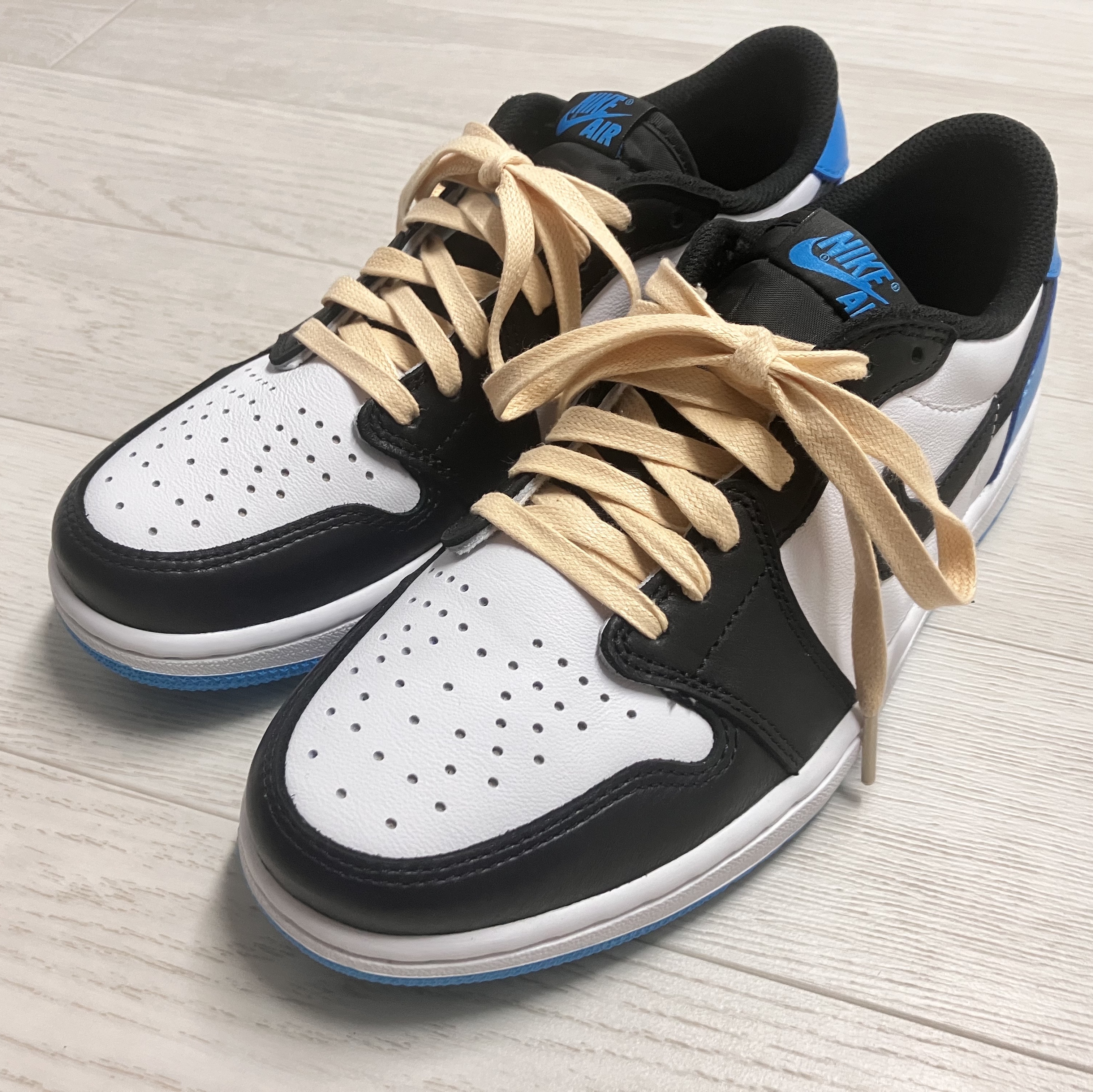 Jordan 1 Retro Low OG Black and Dark Powder Blue 착용 스타일