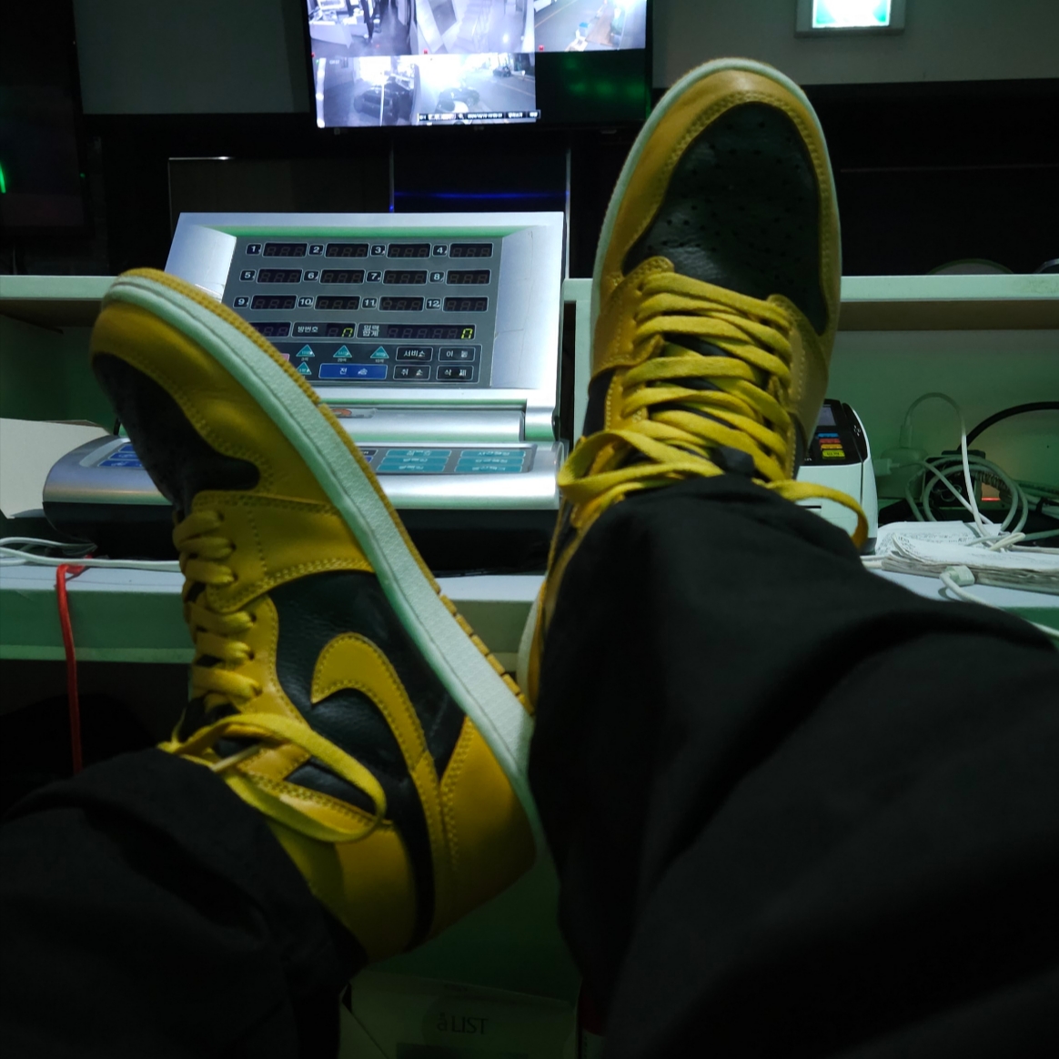 Jordan 1 Retro High OG Pollen 착용 스타일 - 3