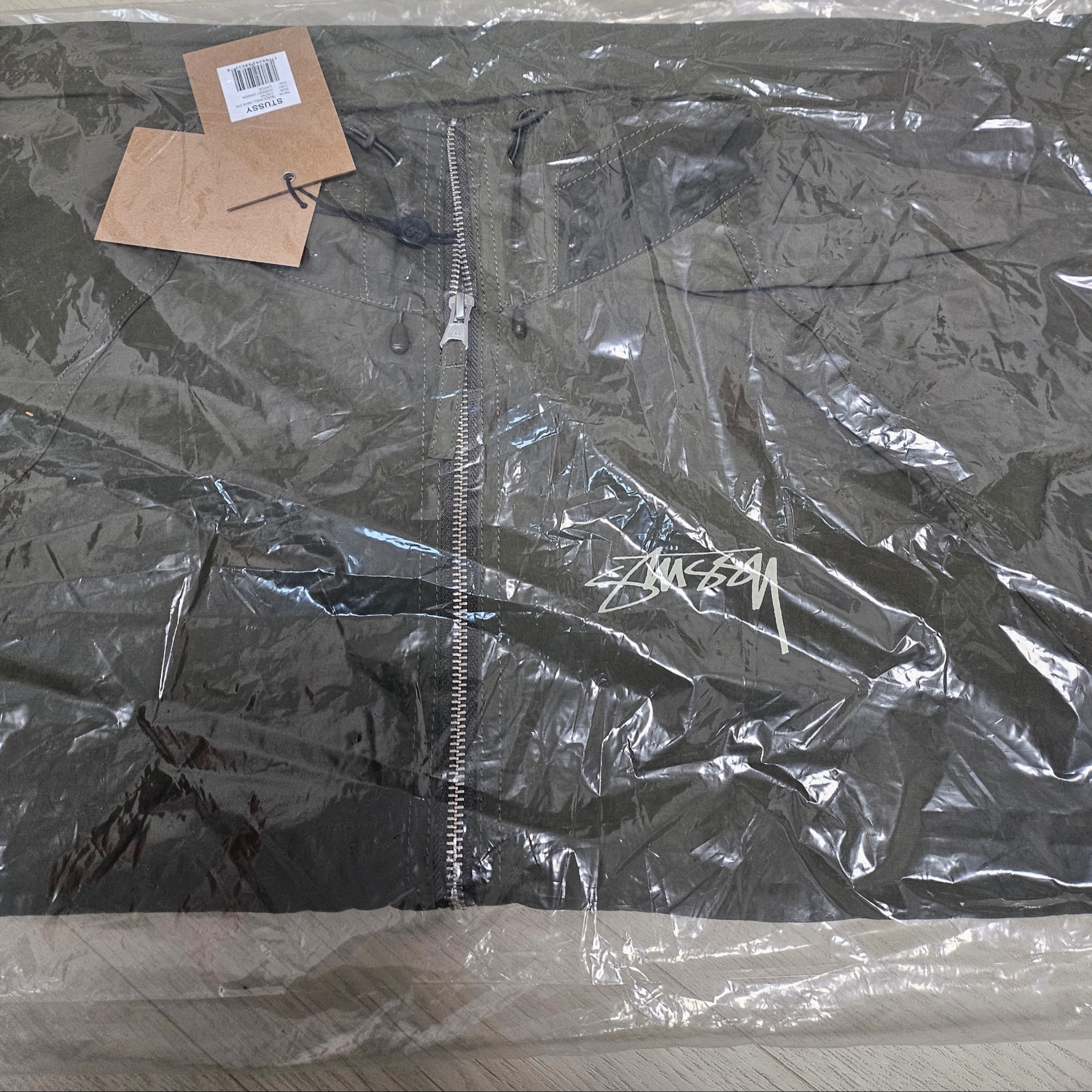 Stussy Wave Dye Beach Shell Jacket Forest Green 착용 스타일