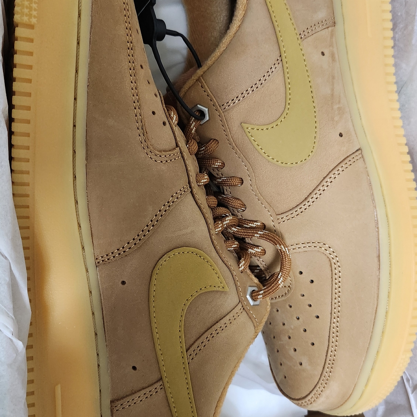 Nike Air Force 1 '07 WB Flax 착용 스타일