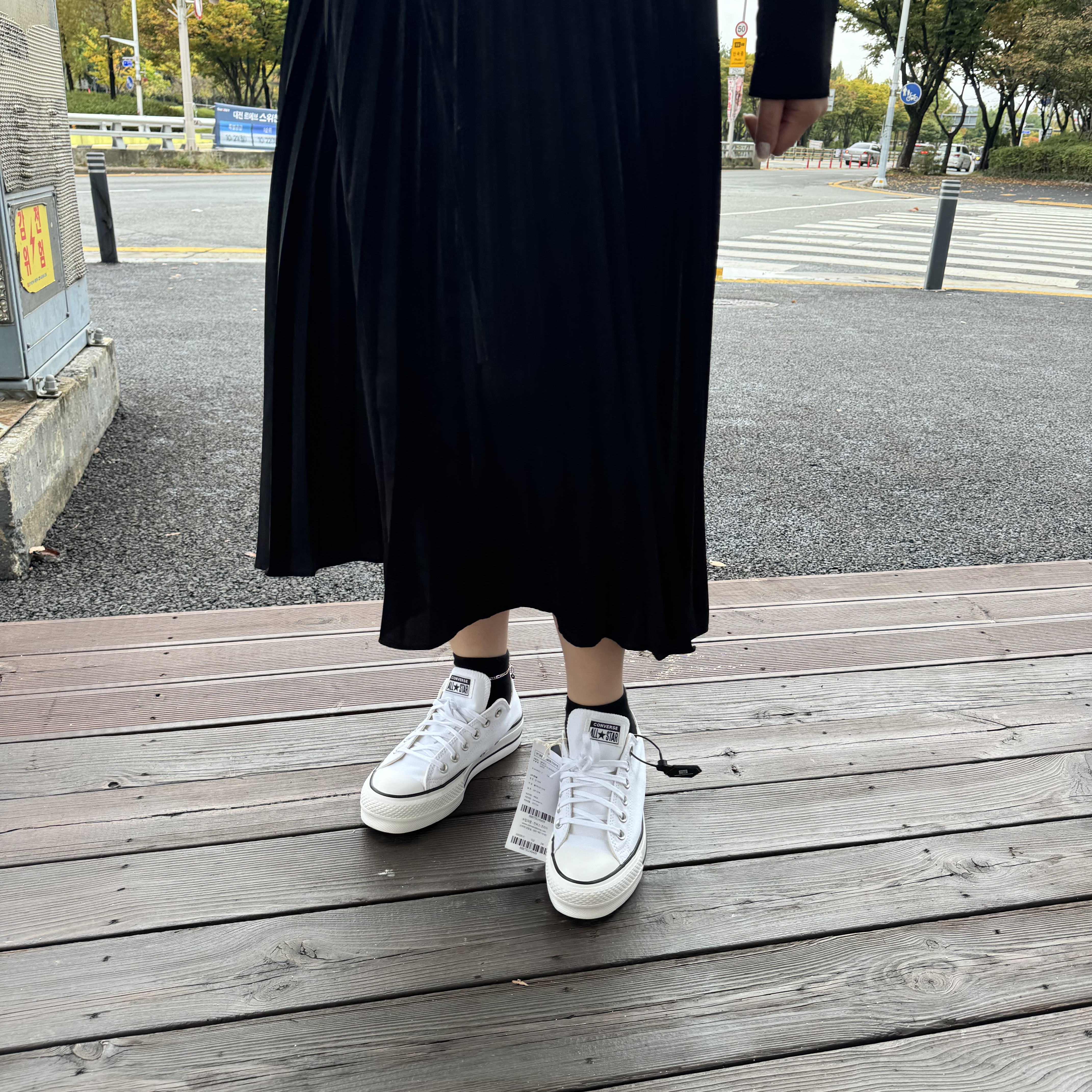 (W) Converse Chuck Taylor All Star Lift Ox White Black 착용 스타일 - 2
