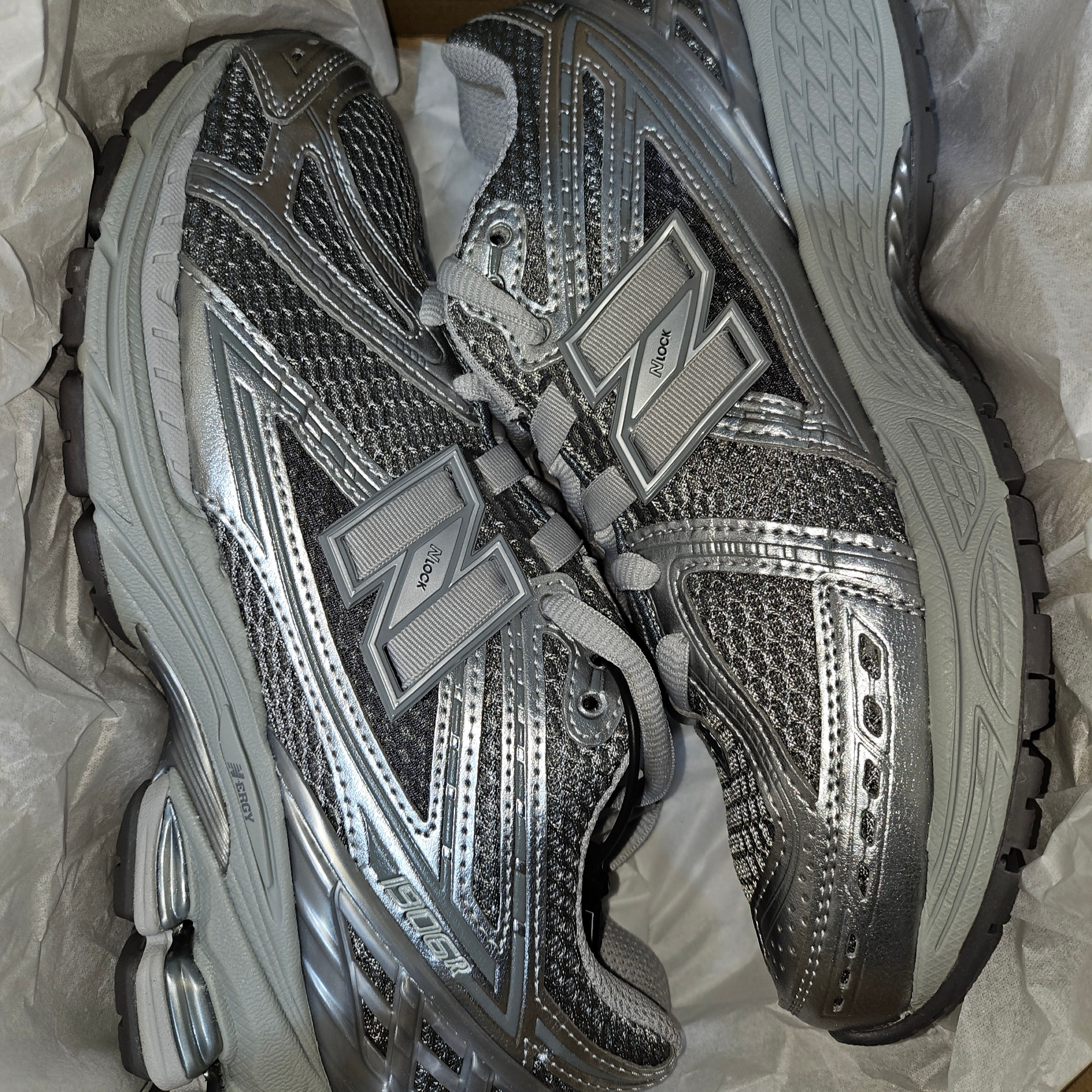 New Balance 1906R Harbor Grey Silver Metalic 착용 스타일